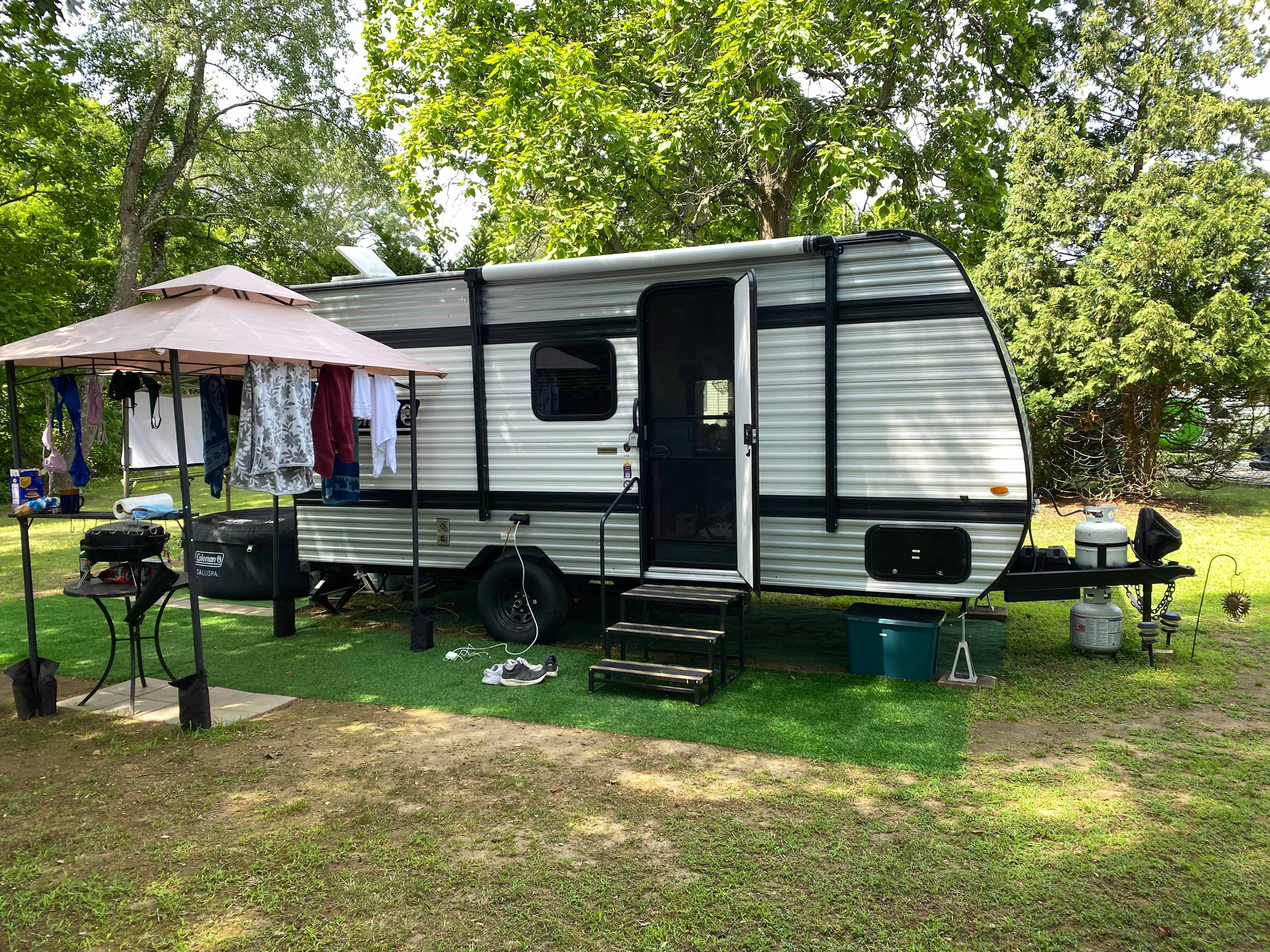 Luxury RV-HotTub-Wifi-Firepit-RI/MA
