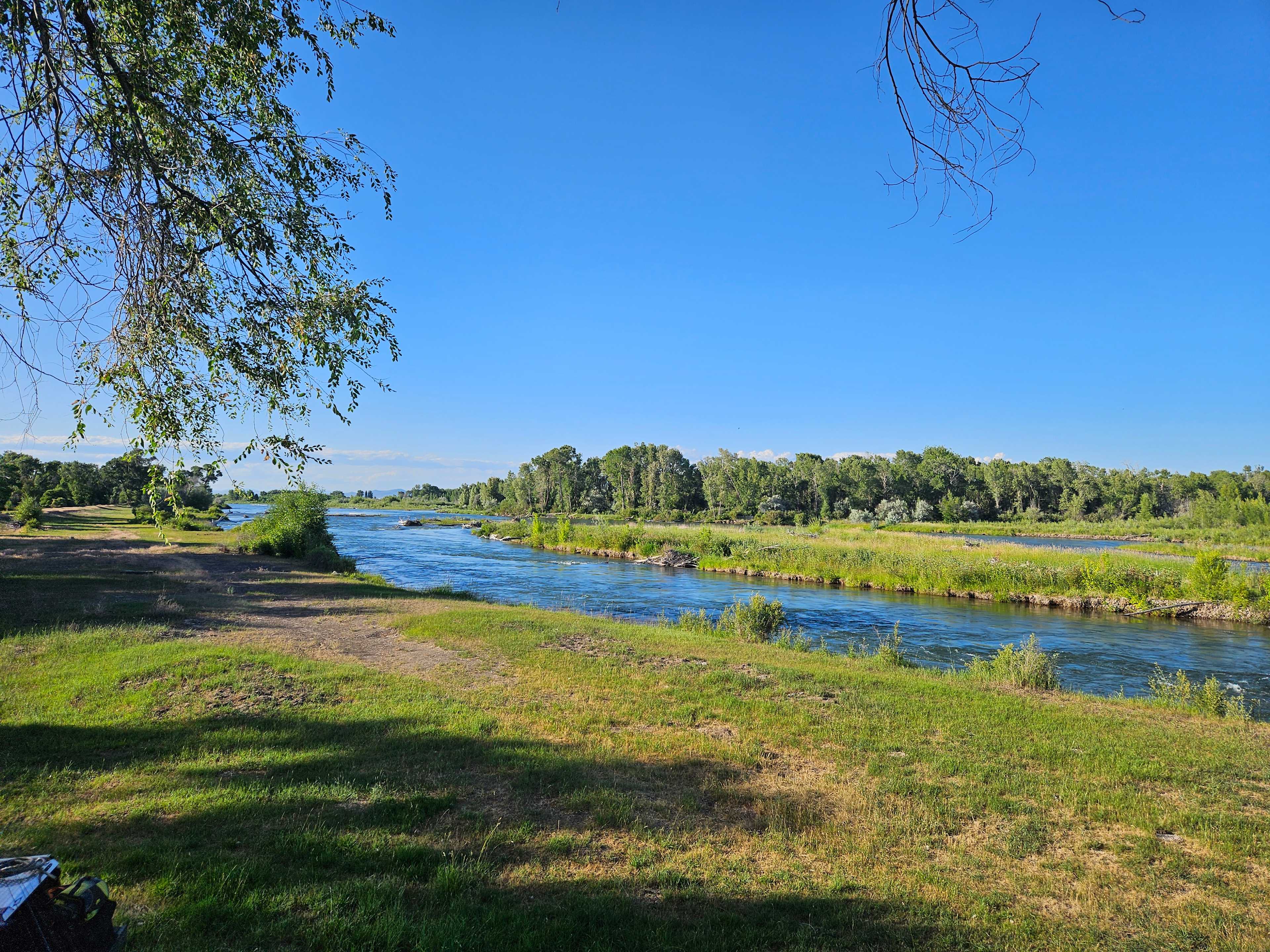 Riverside Retreat-Rigby