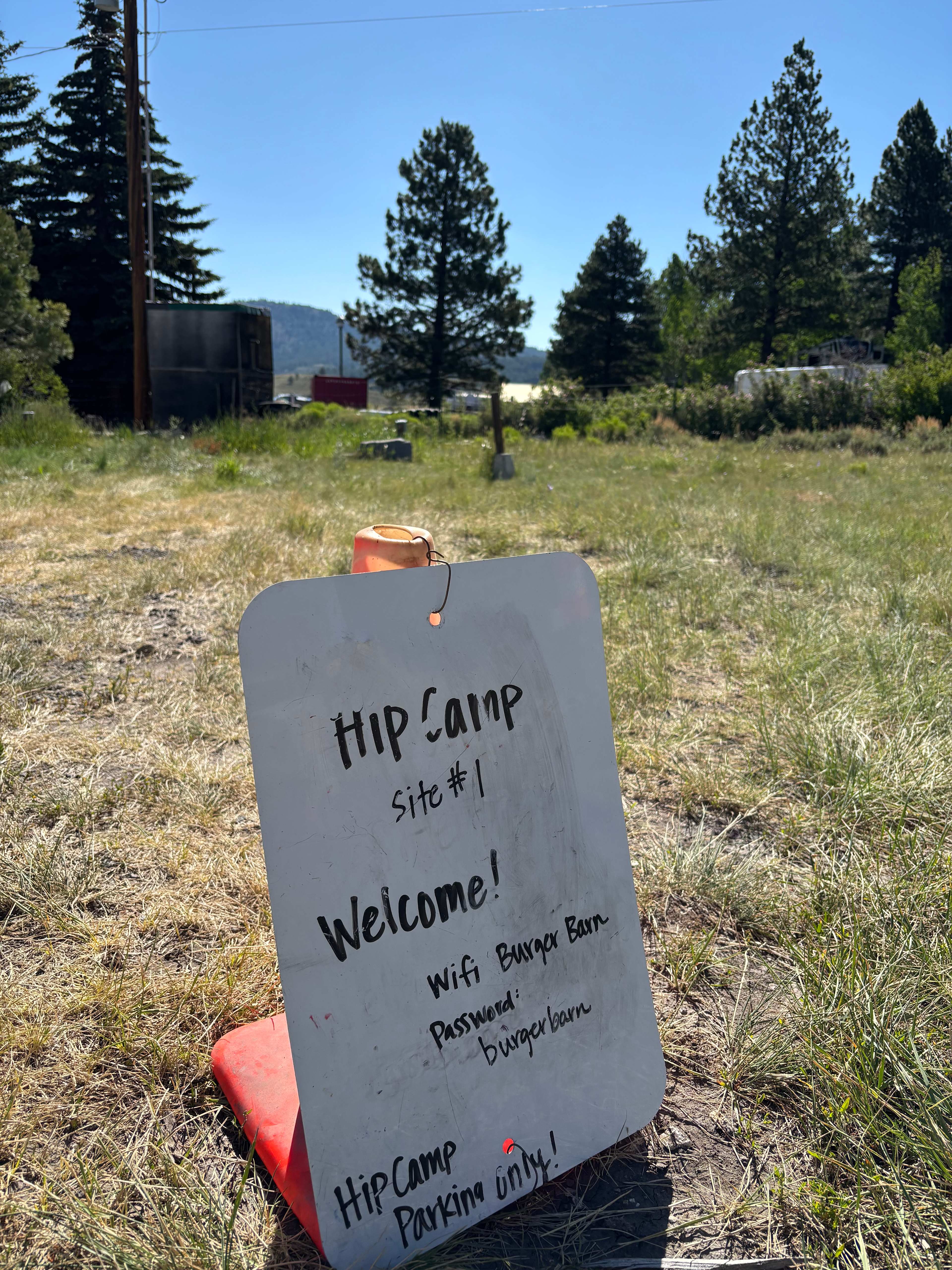 Sign welcoming us and letting us know where to park. 