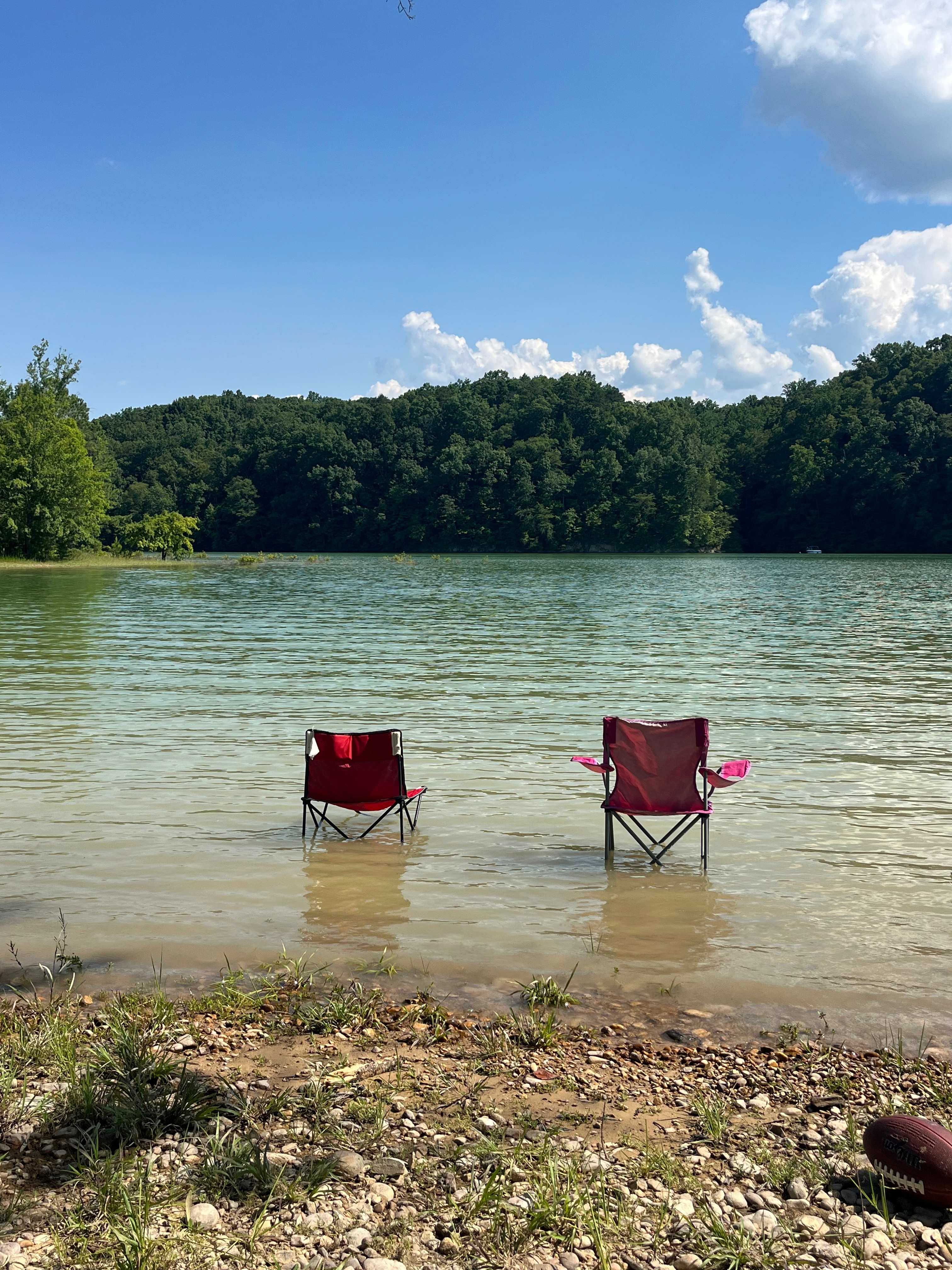 LAKESIDE GETAWAY ON DOUGLAS