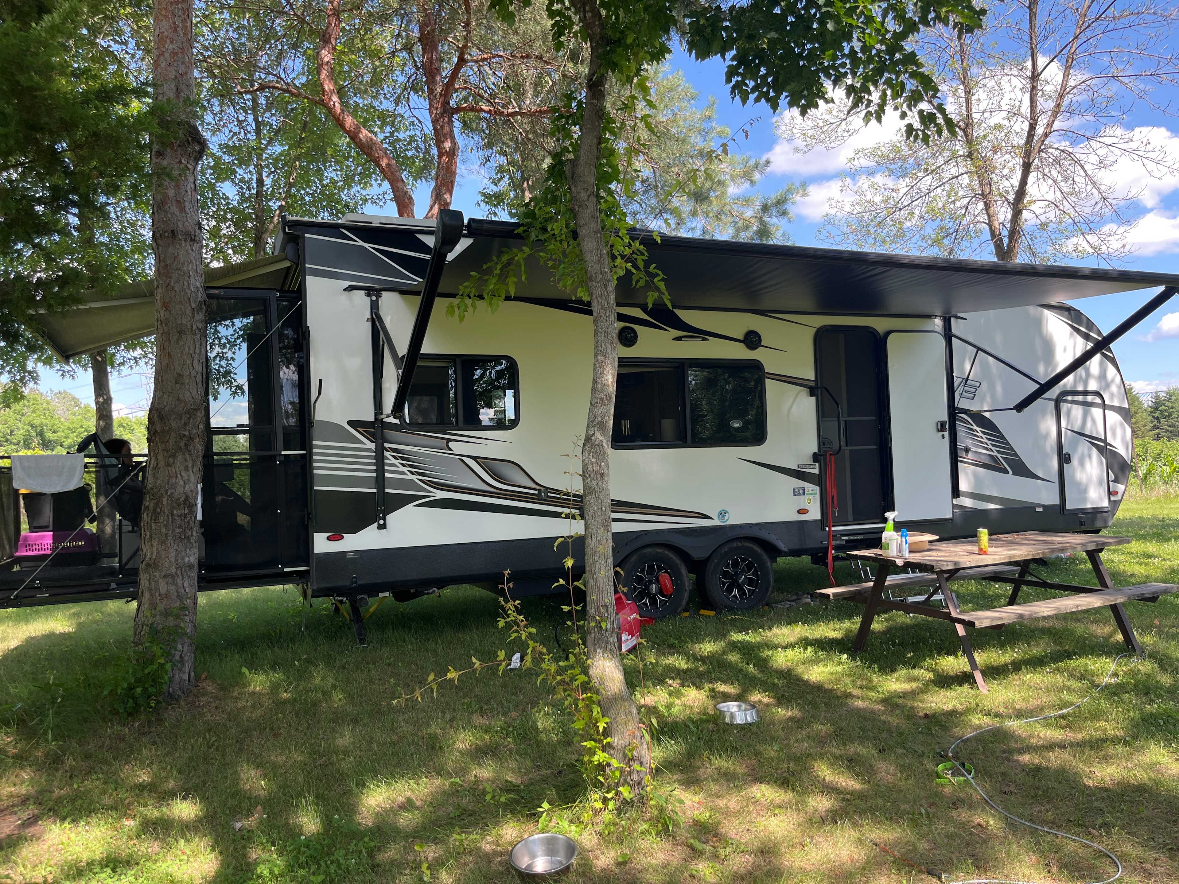 30’ toy hauler 