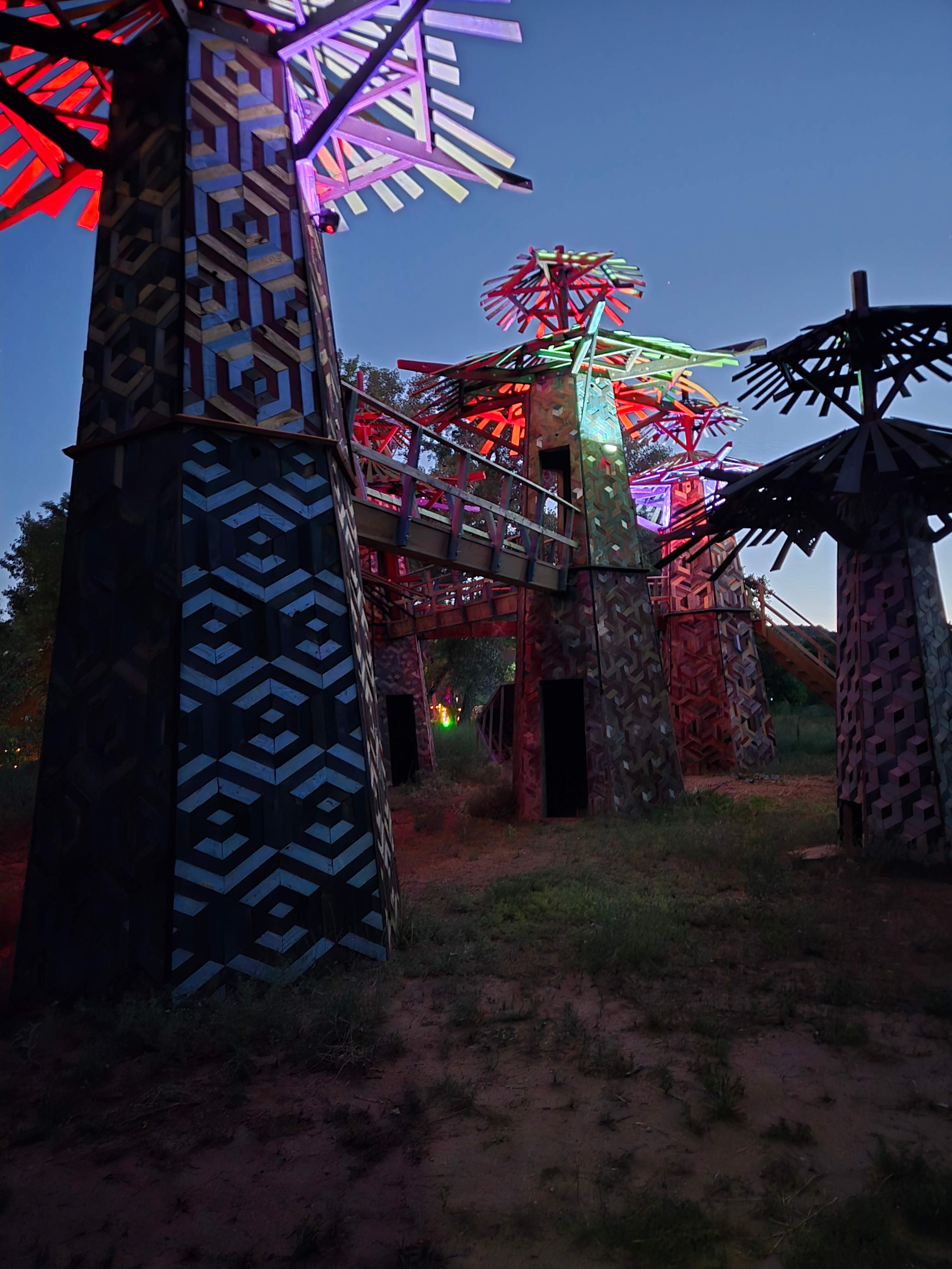 The art is worth seeing at night !