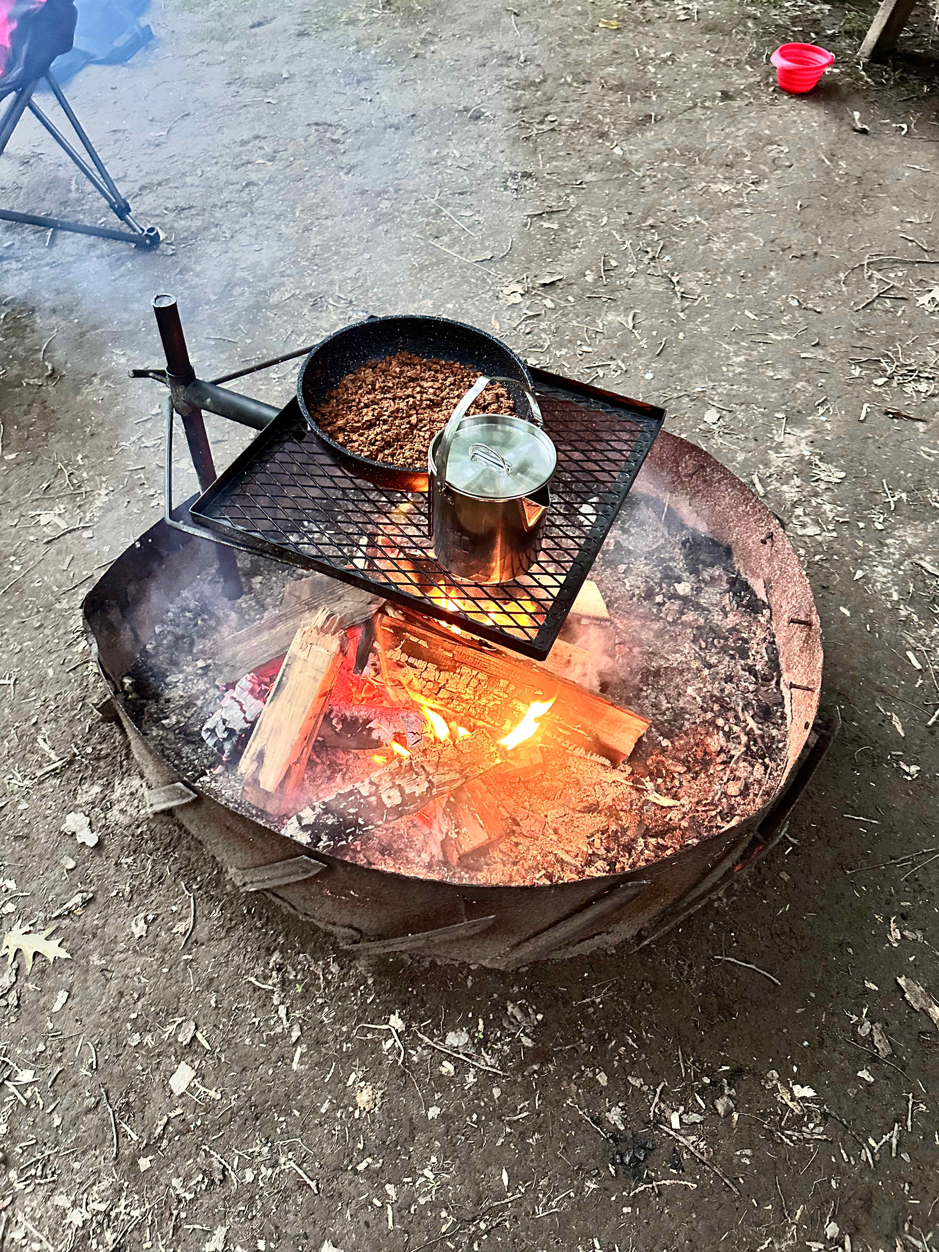 Nice big fire pit perfect for cooking on