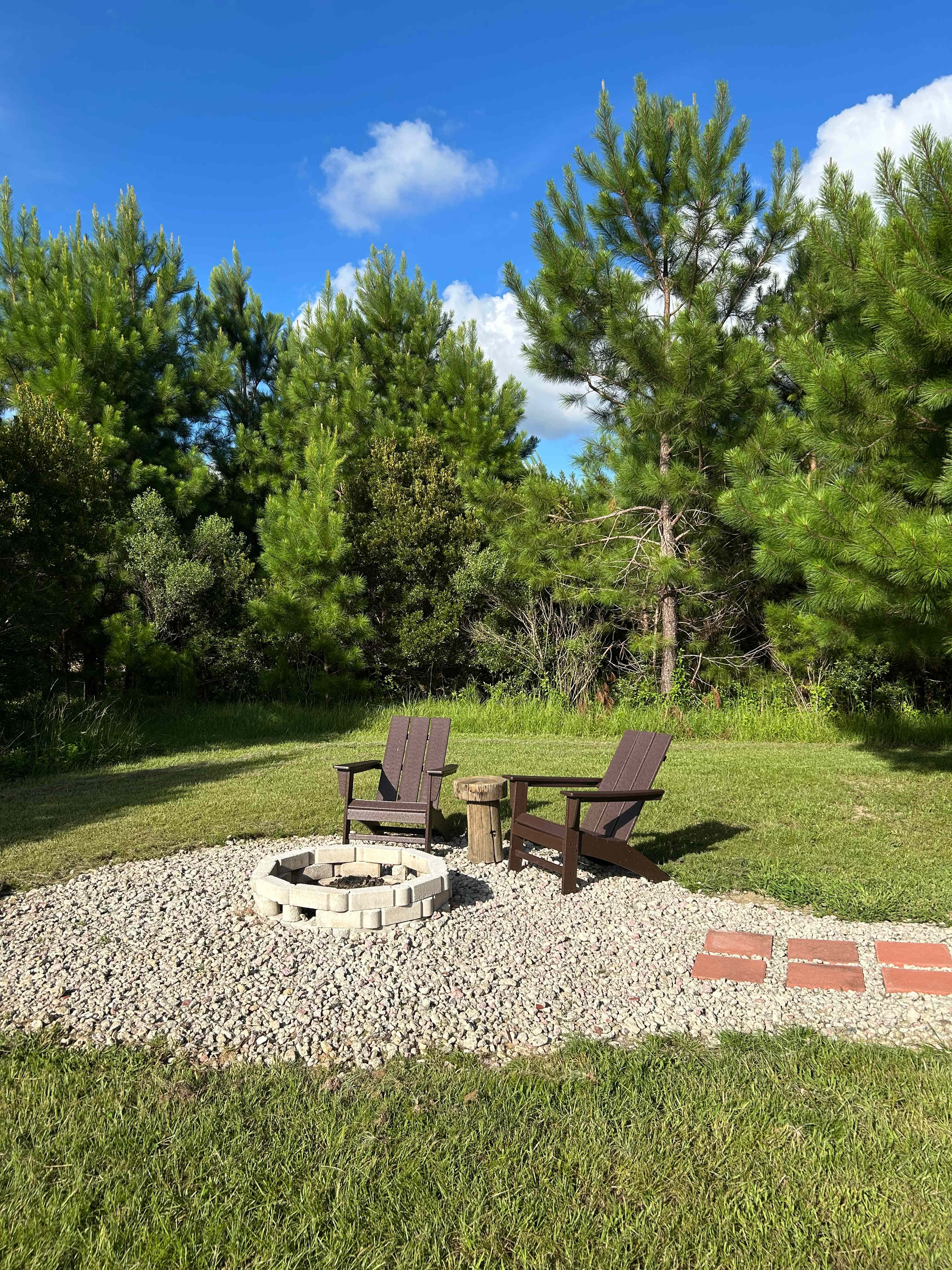 Nice fire pit with chairs 