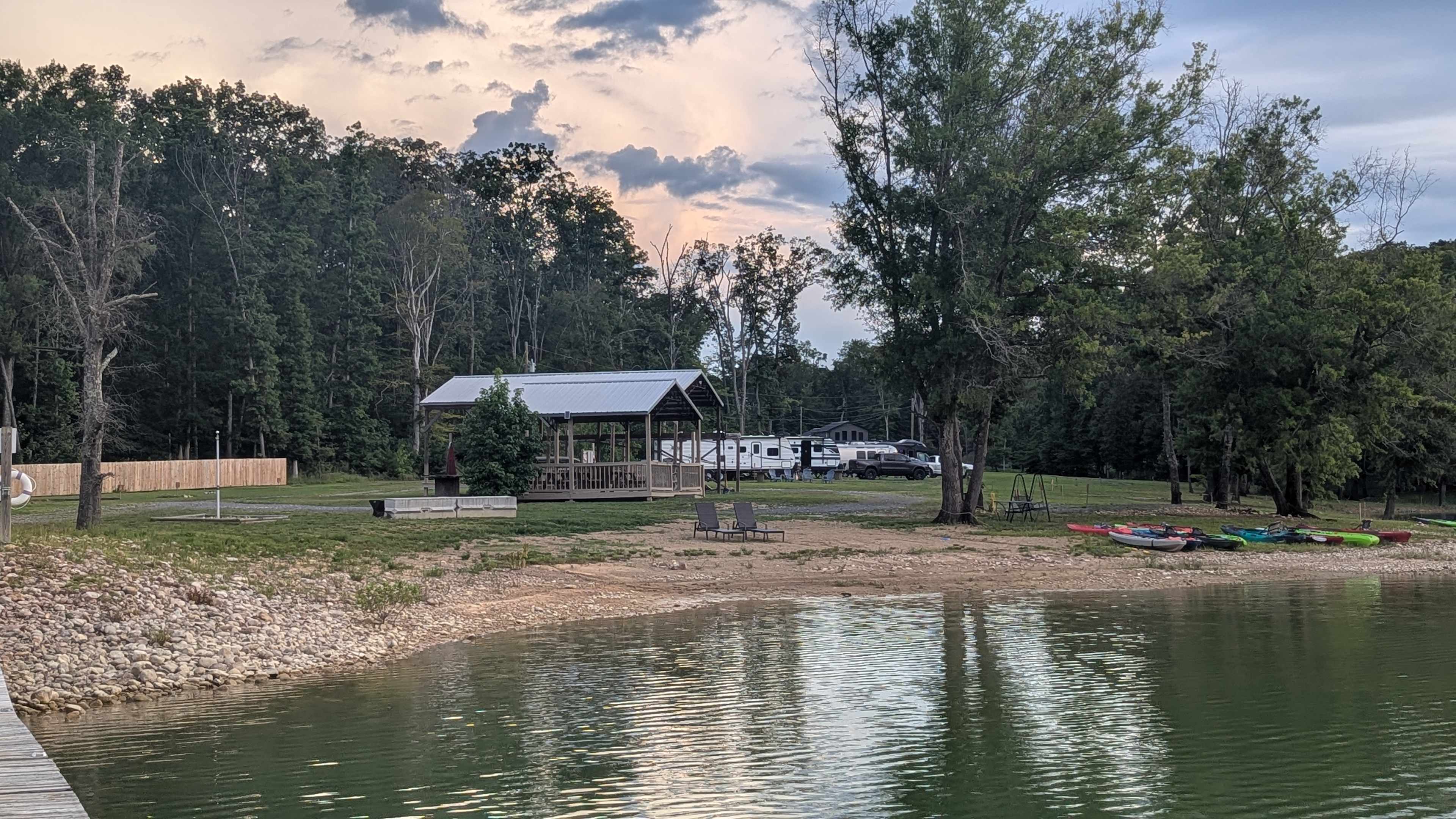 LAKESIDE GETAWAY ON DOUGLAS