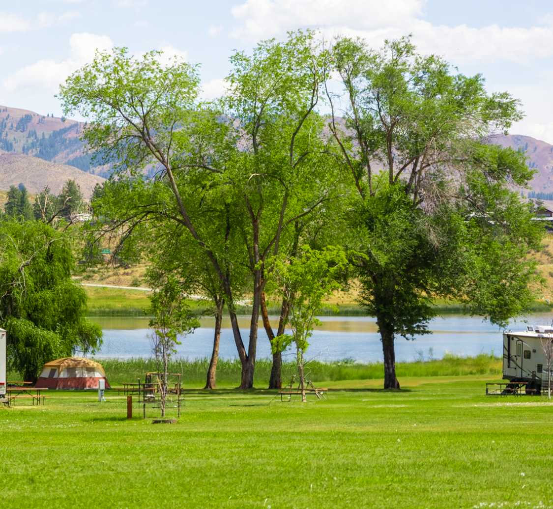 Big Twin Lake Resort