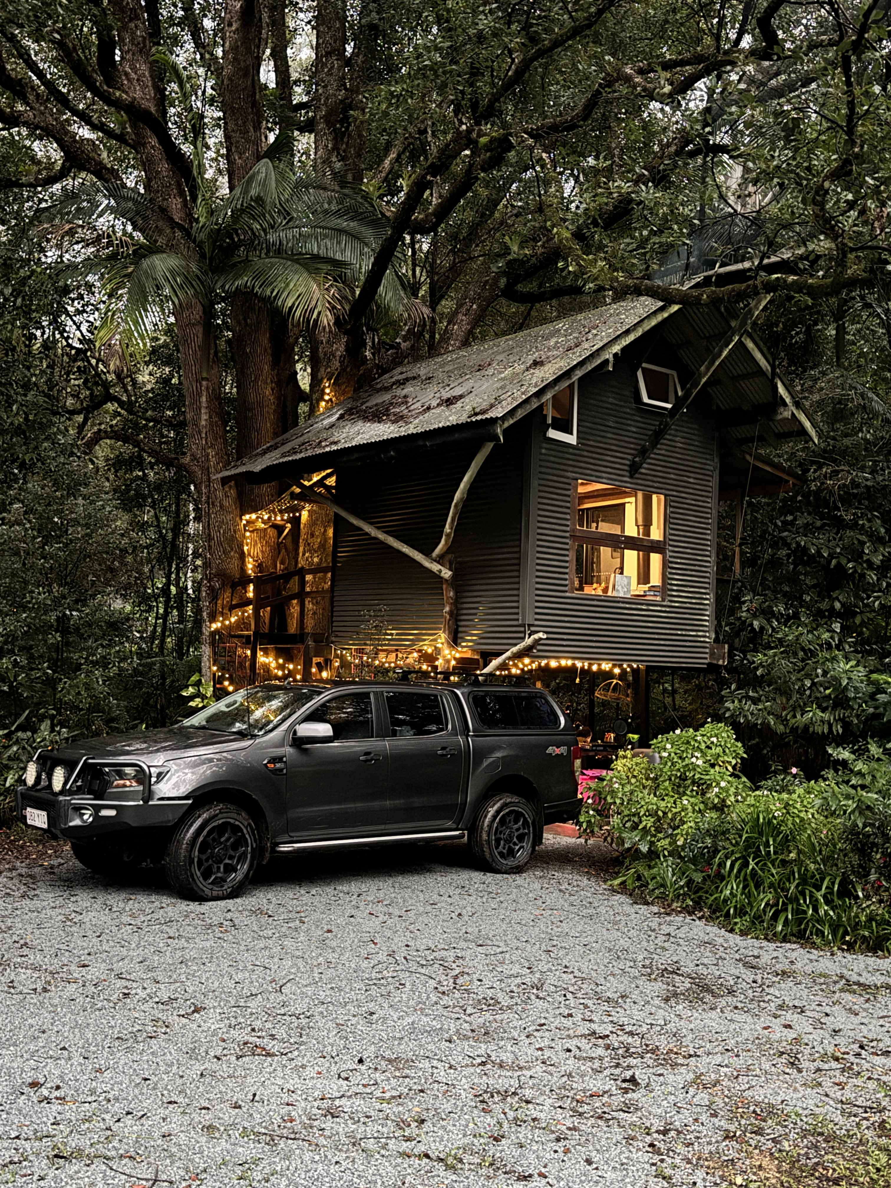 Crystal Creek Rainforest Treehouse