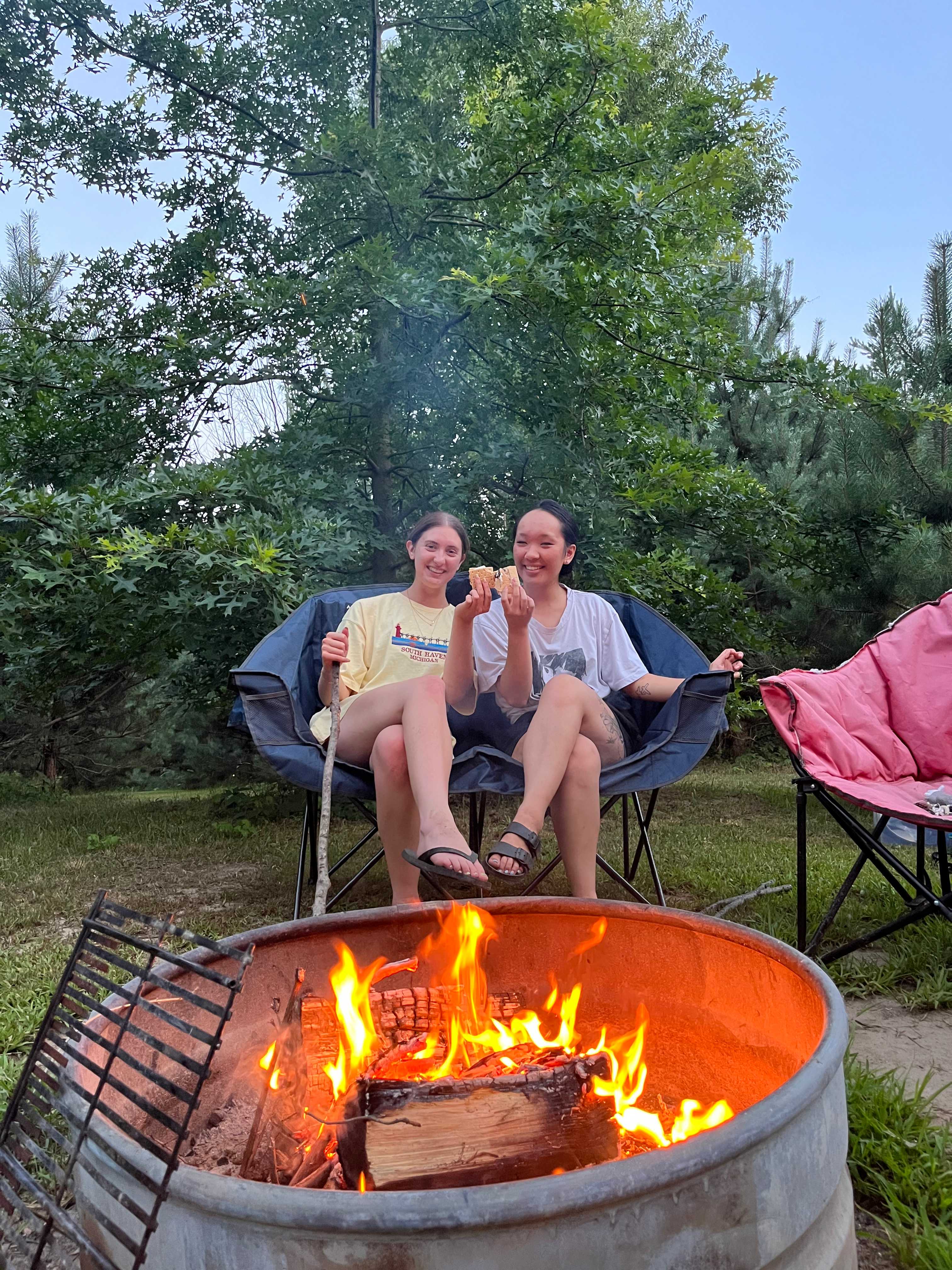 2Chicks And A Farm