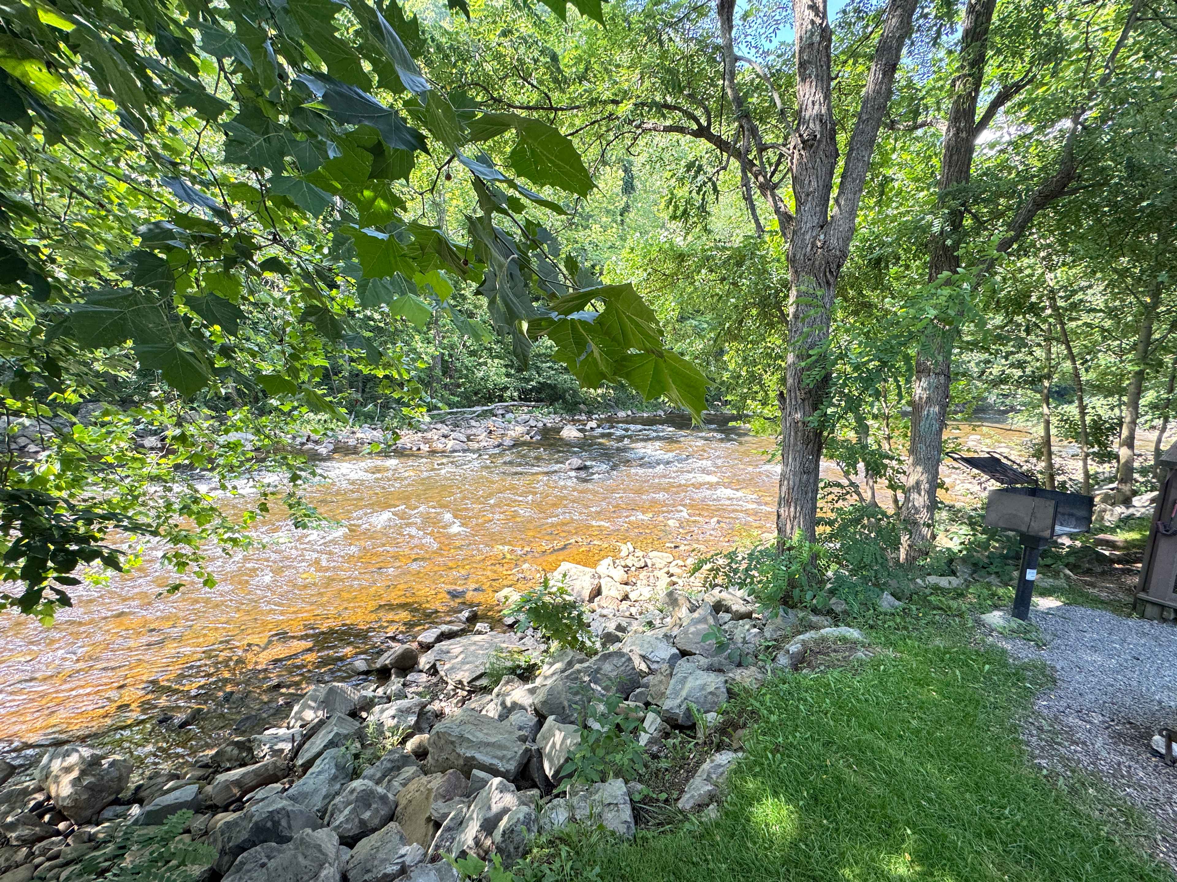 Revelle's River Resort