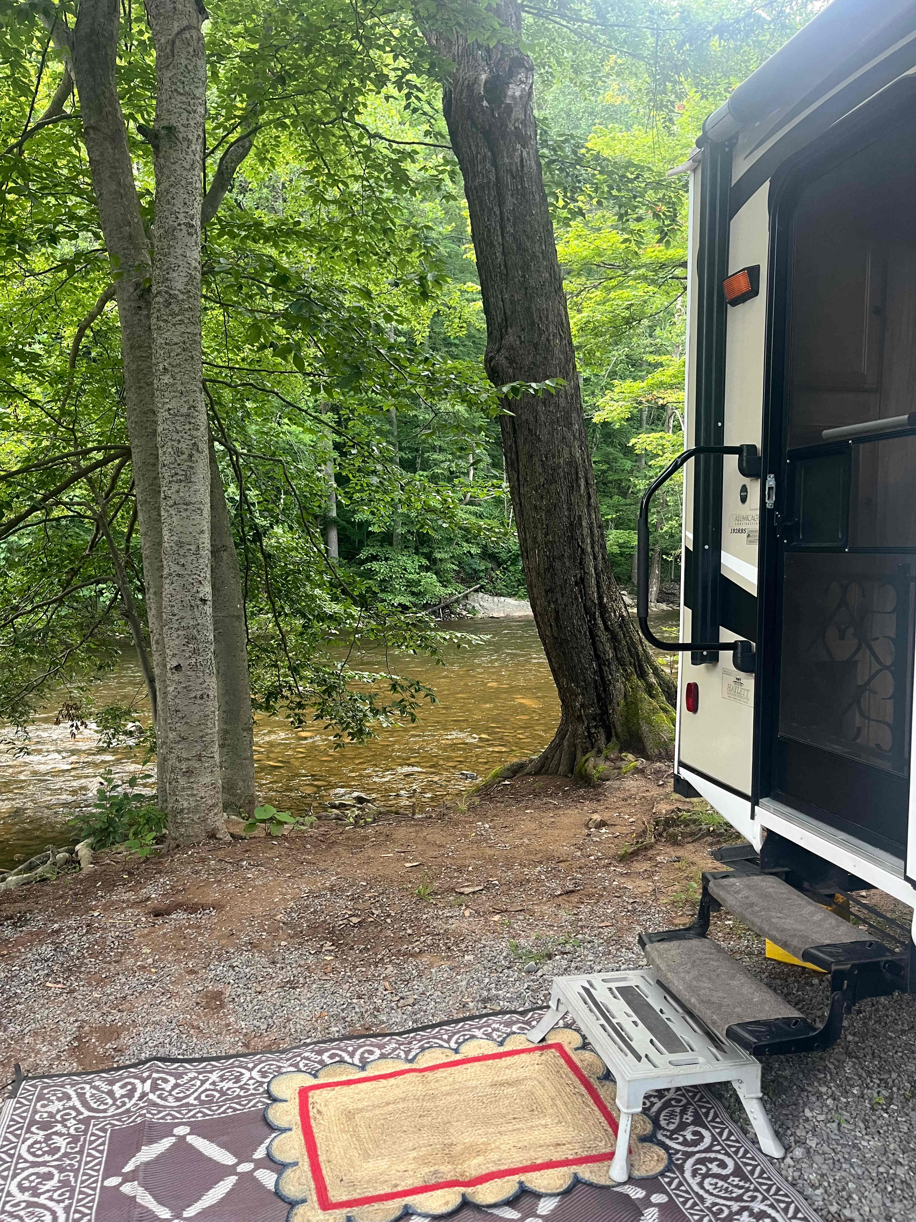 Revelle's River Resort