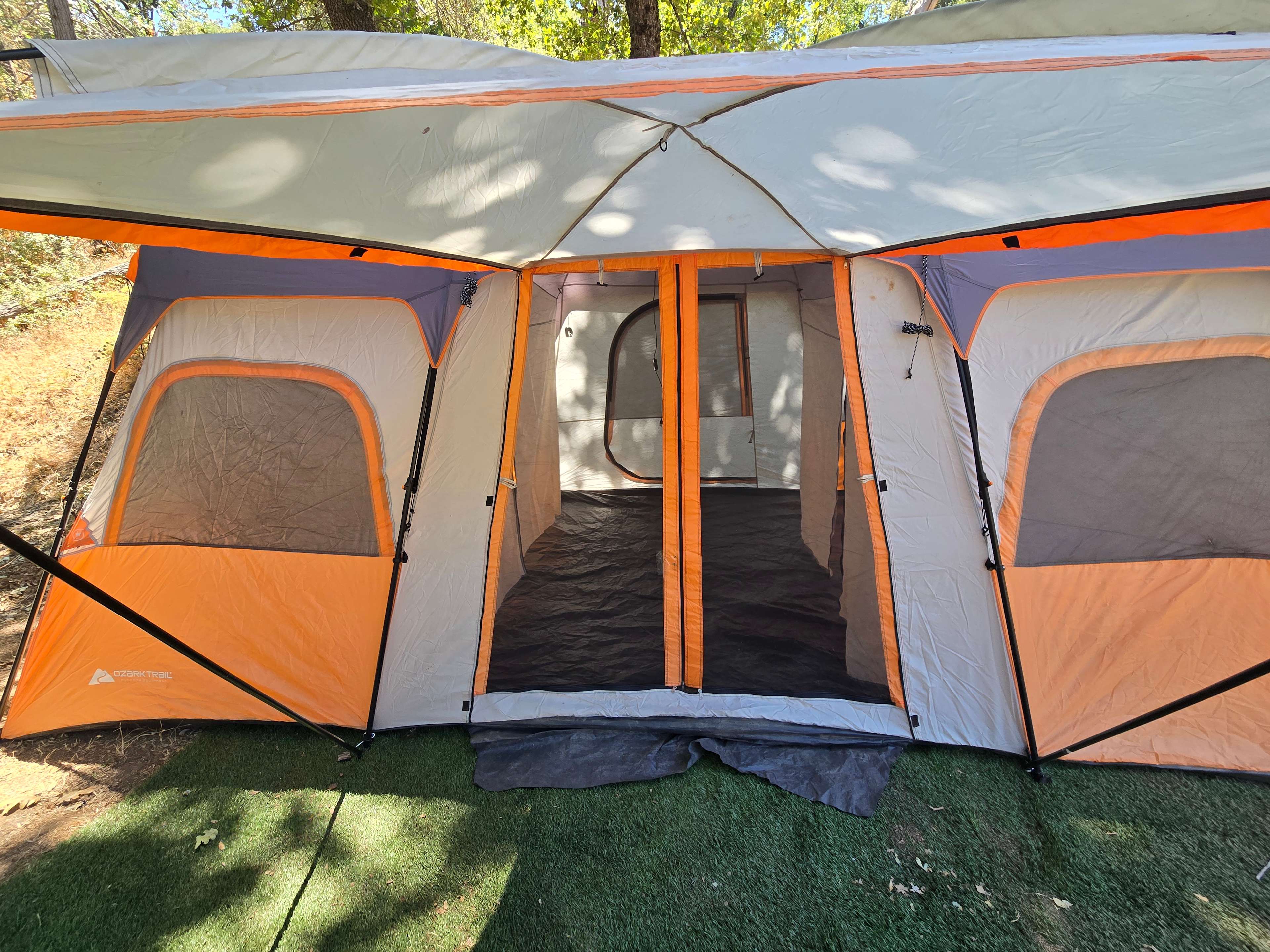 Cyndi's Snowline Camp & Lodge