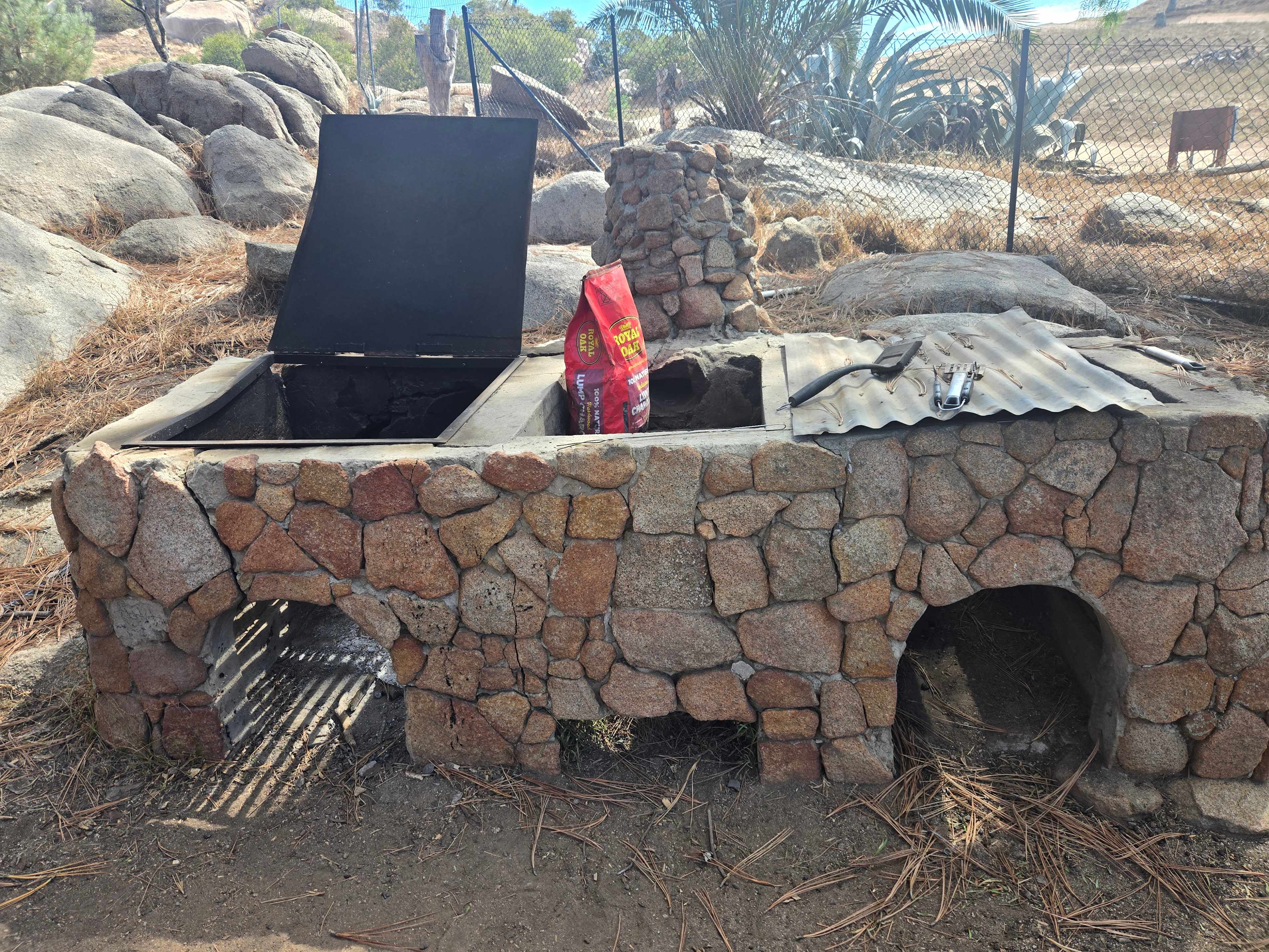 3 part grill offered.