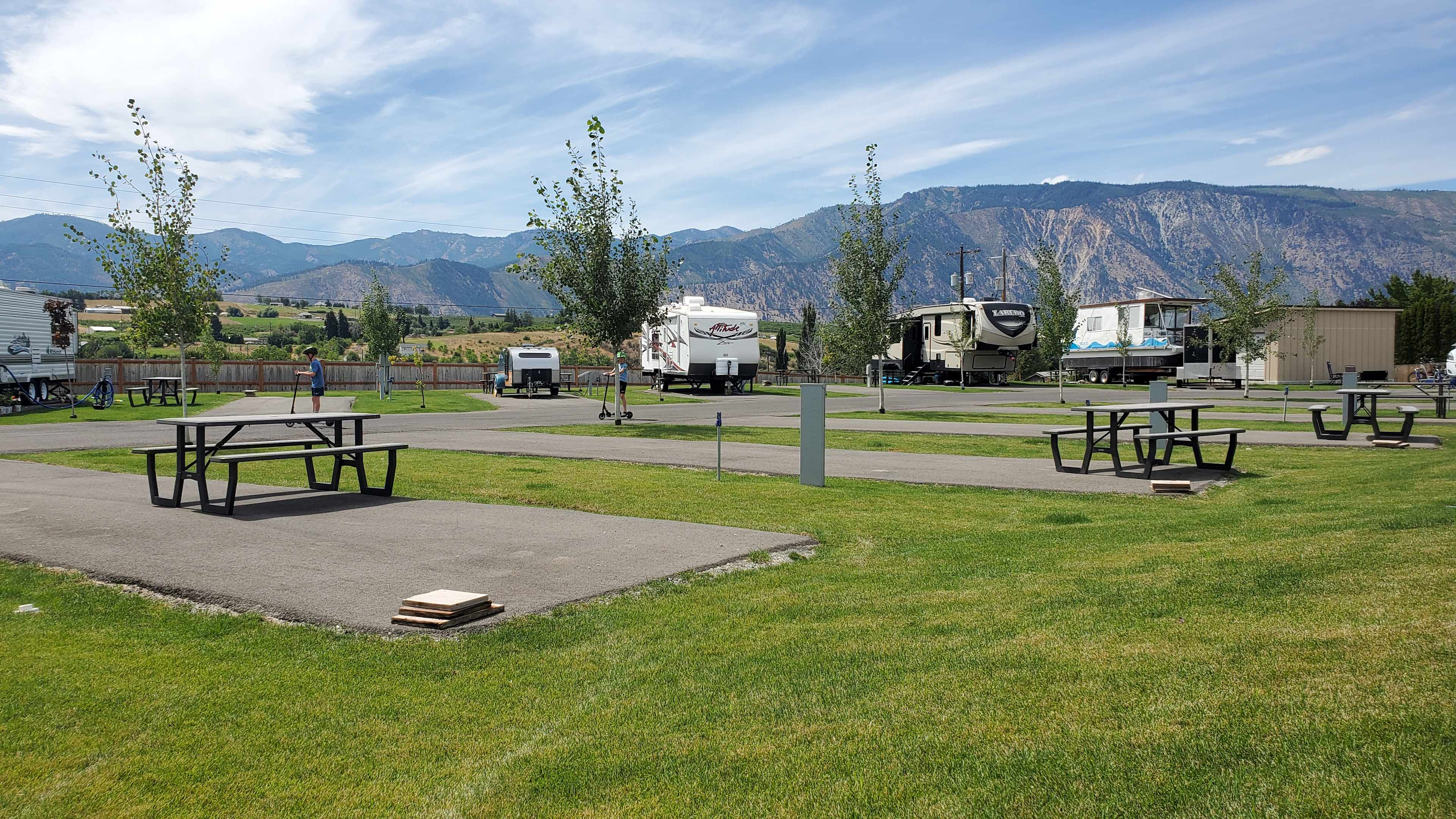 Four Lakes RV Park