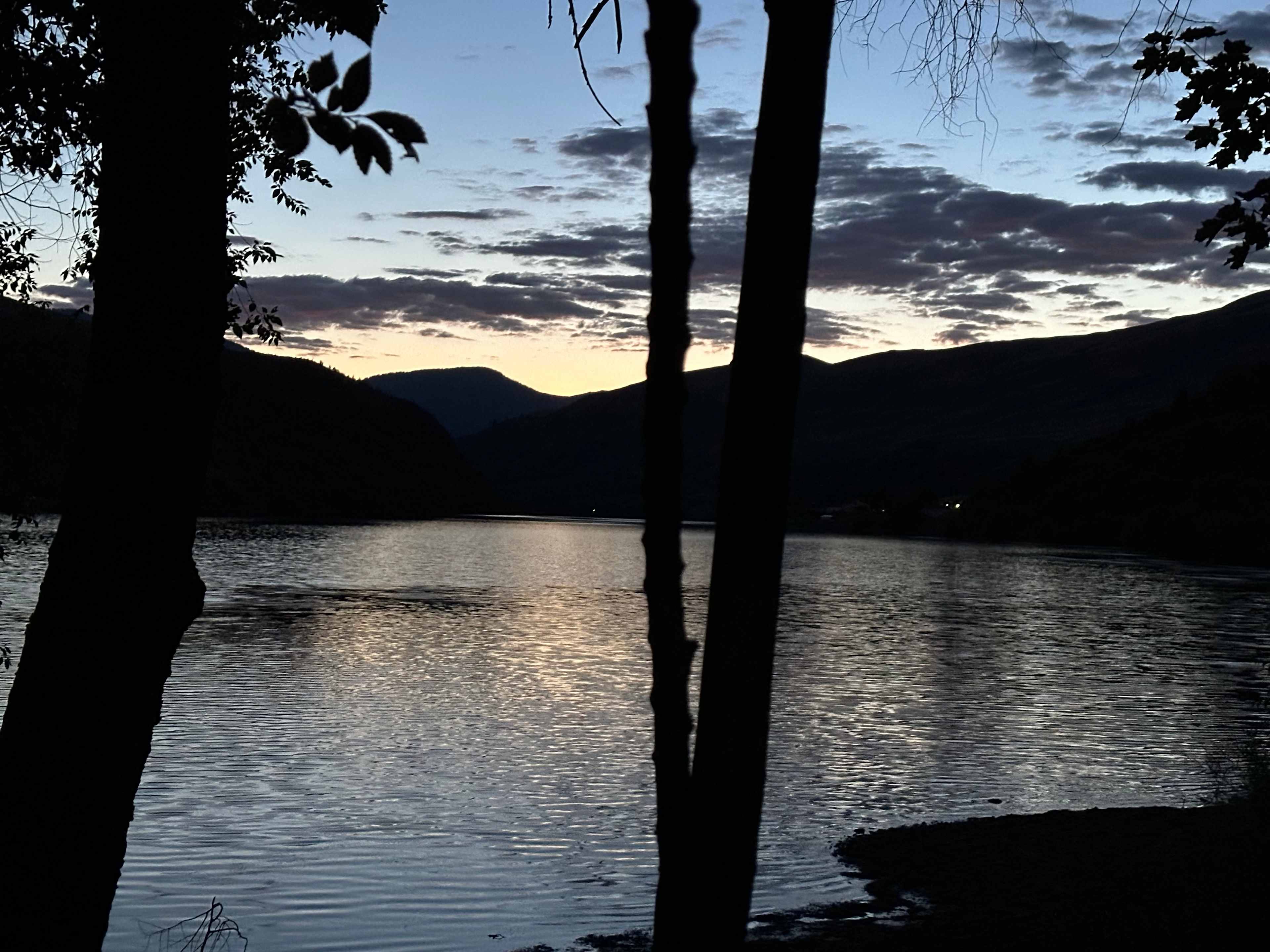 Lakeside Getaway At Spectacle Lake