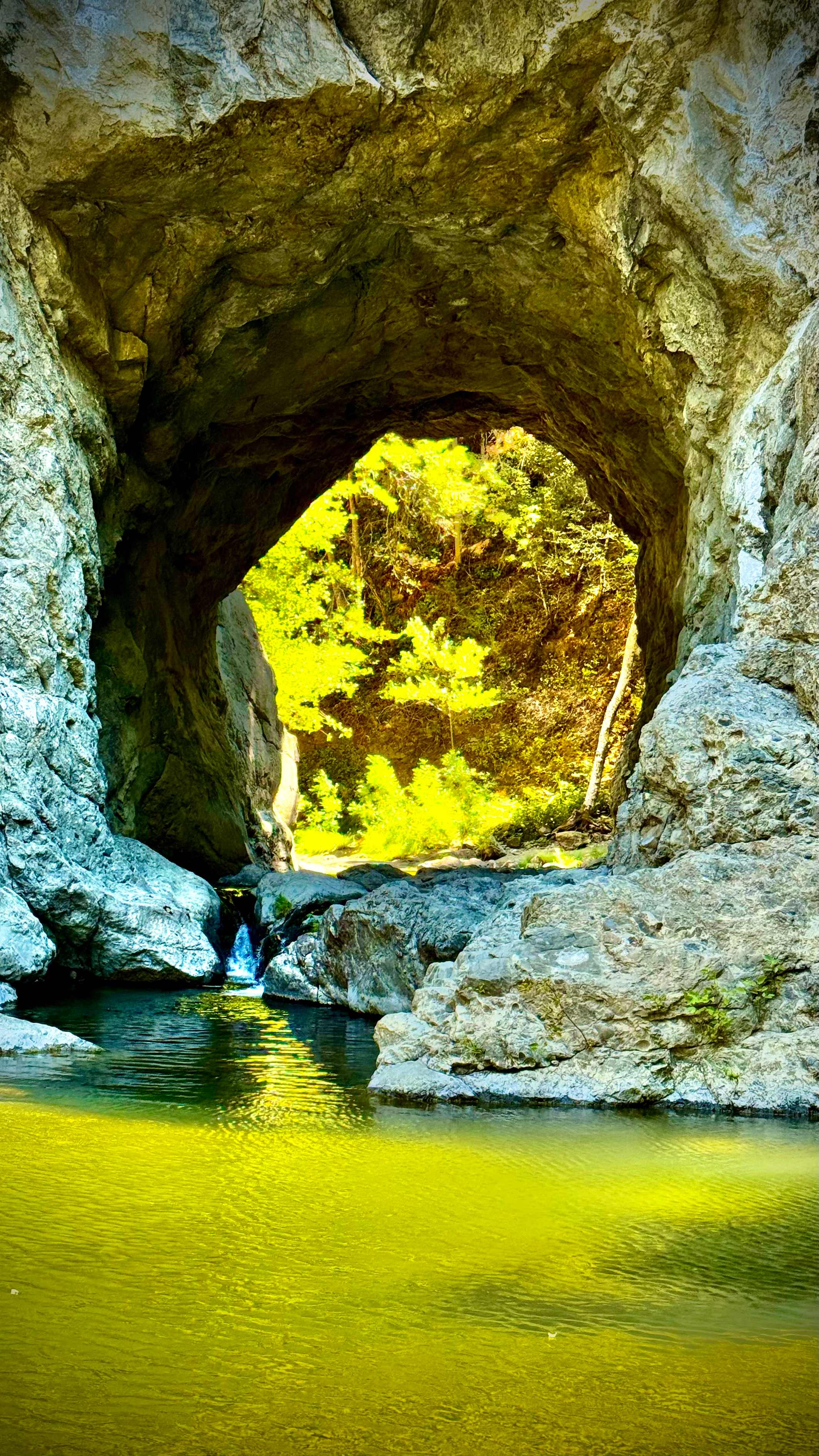 Hole in the Wall - Pool side