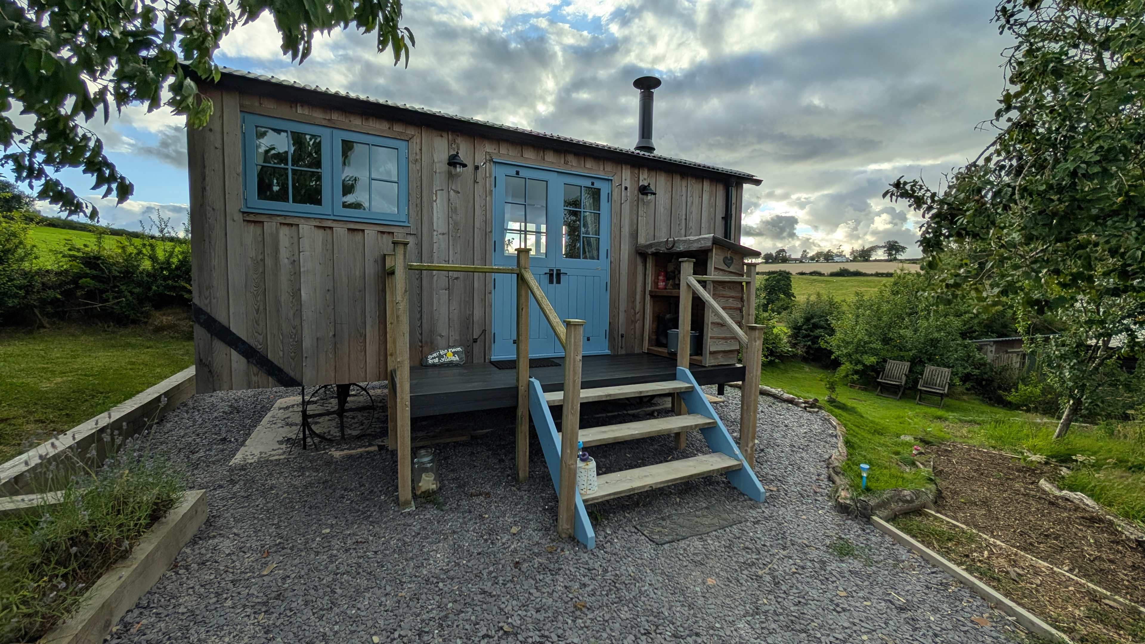 Over-the-Moon Luxury Shepherds Hut