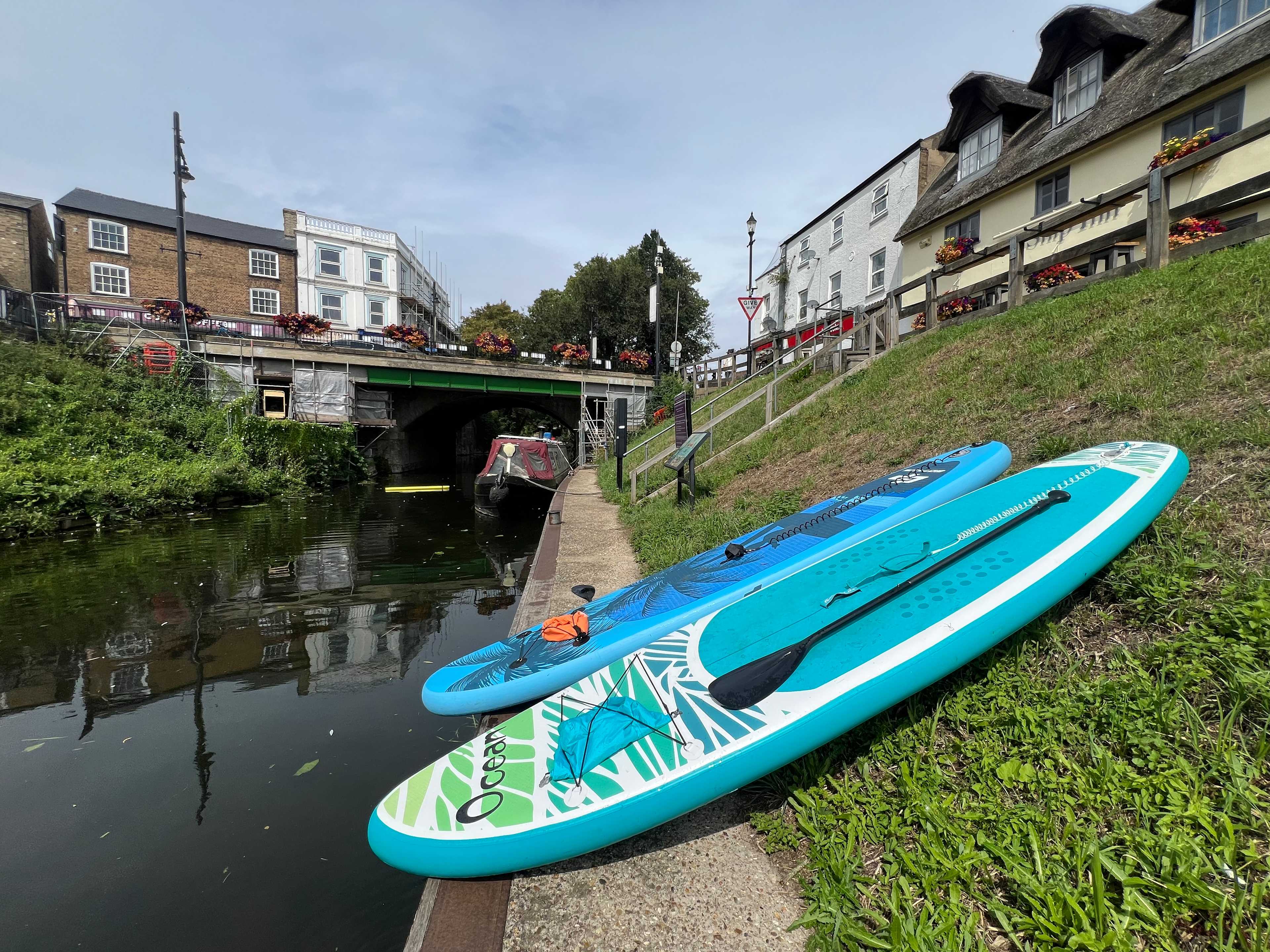 We come for breakfast on paddle boards. 