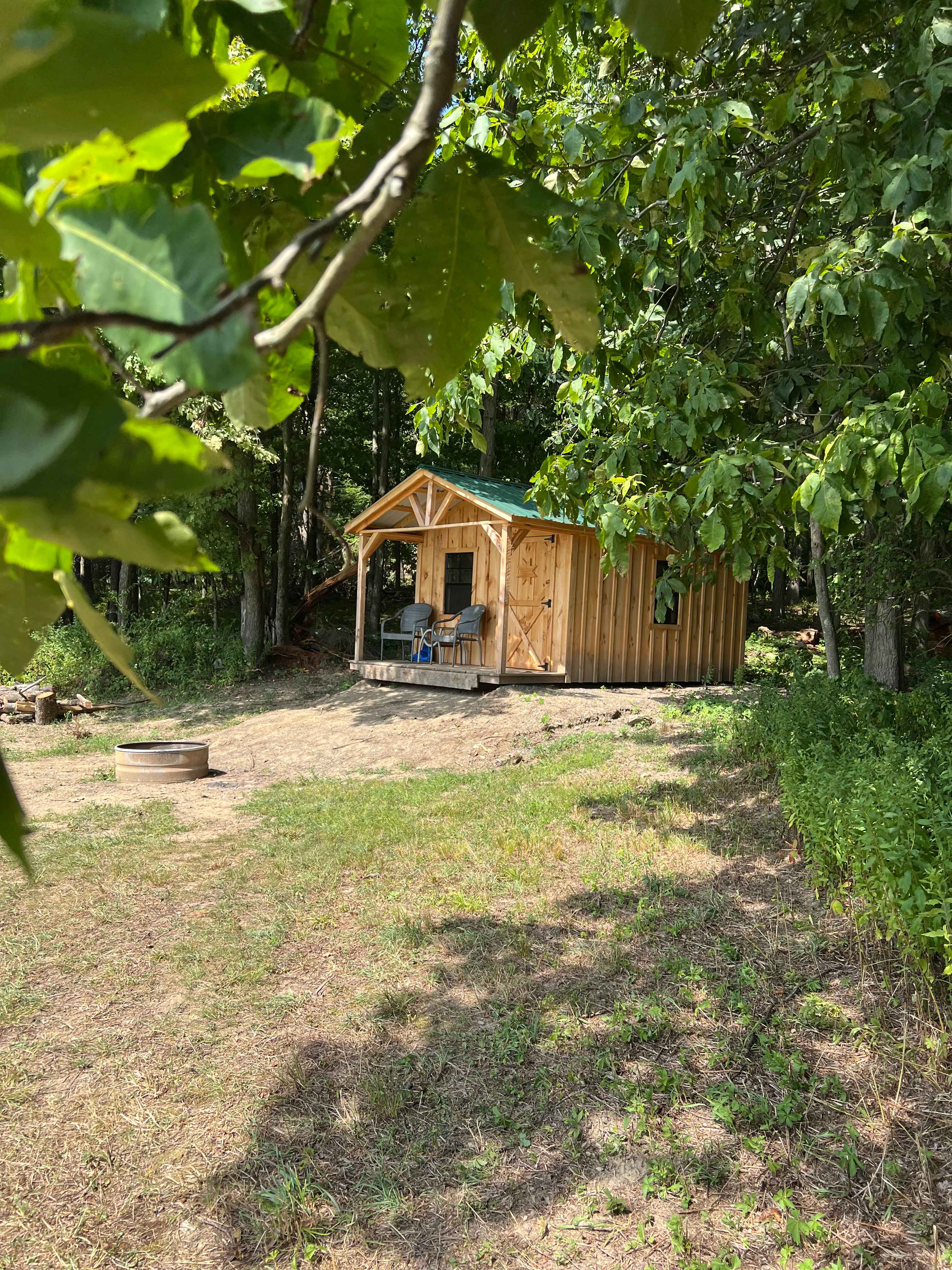 Dickensen Farm: Cabins & Camping