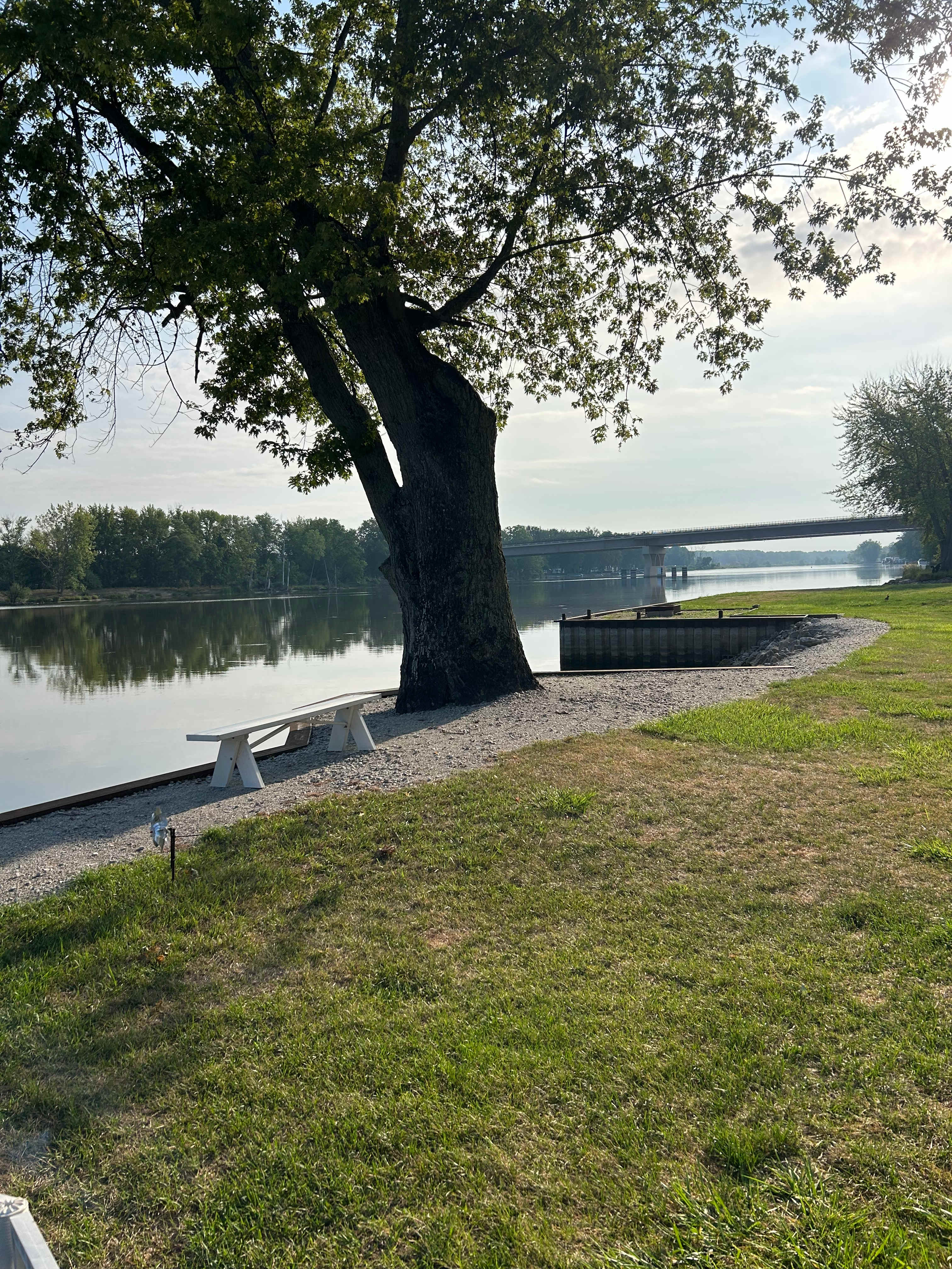 One Grand Place - Riverside Retreat