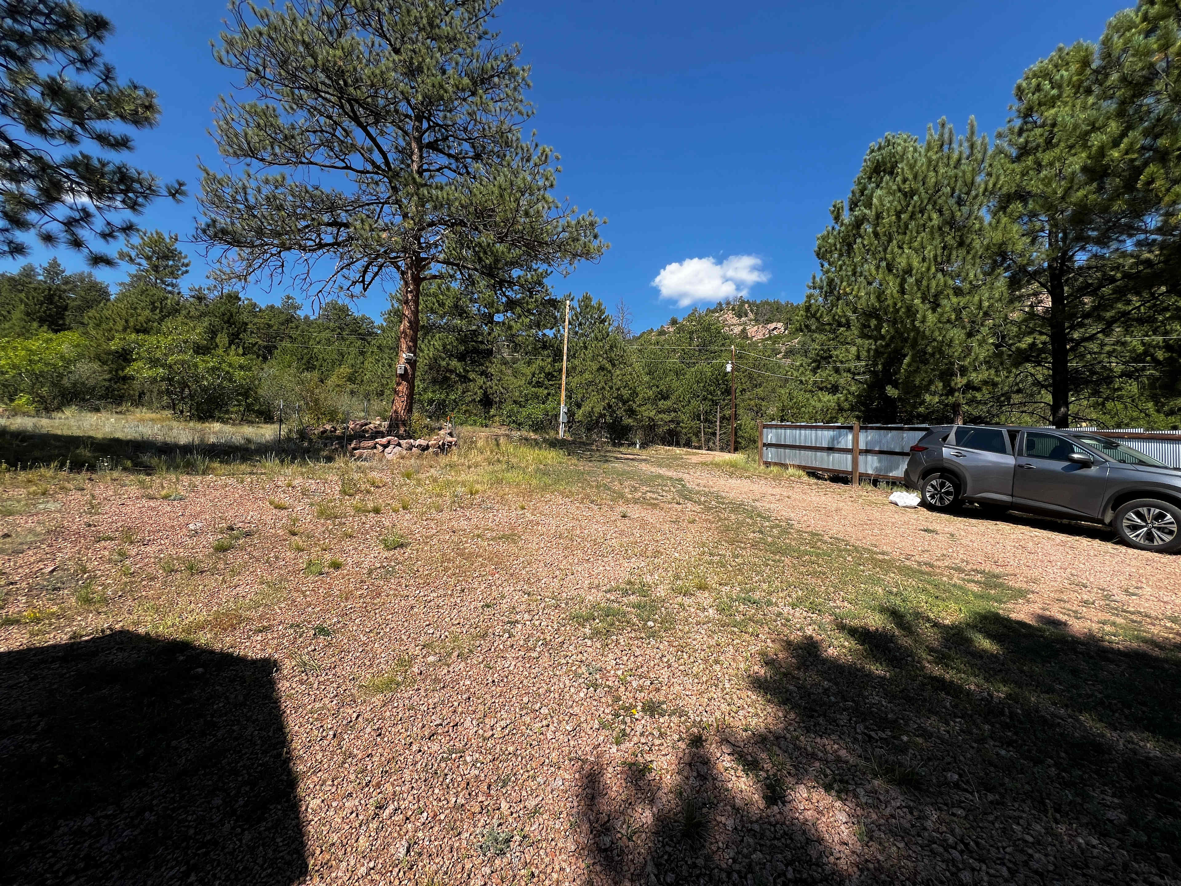 Pic of road / fence / parking 