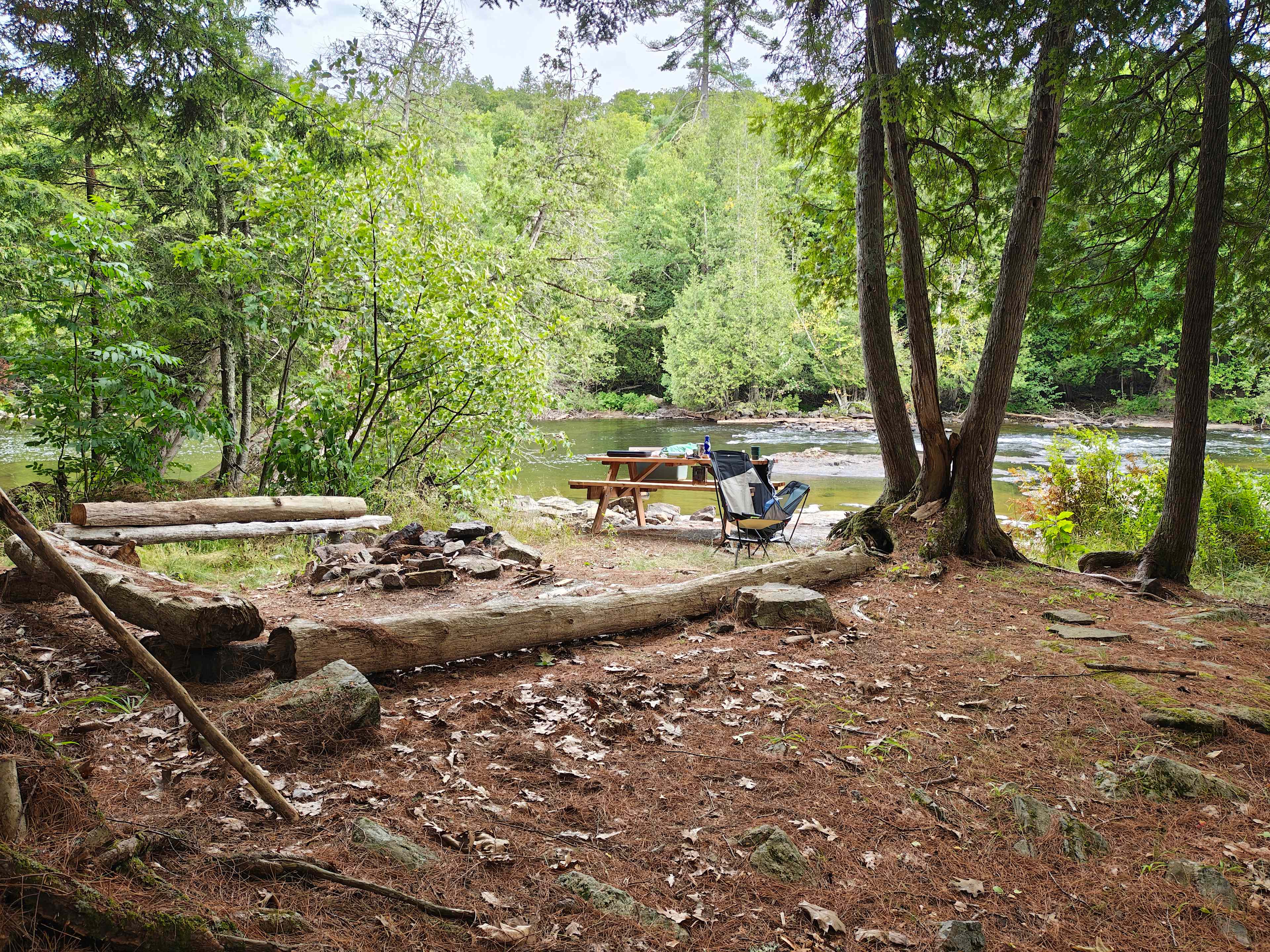 Domaine Lockbøw | Private Waterfall