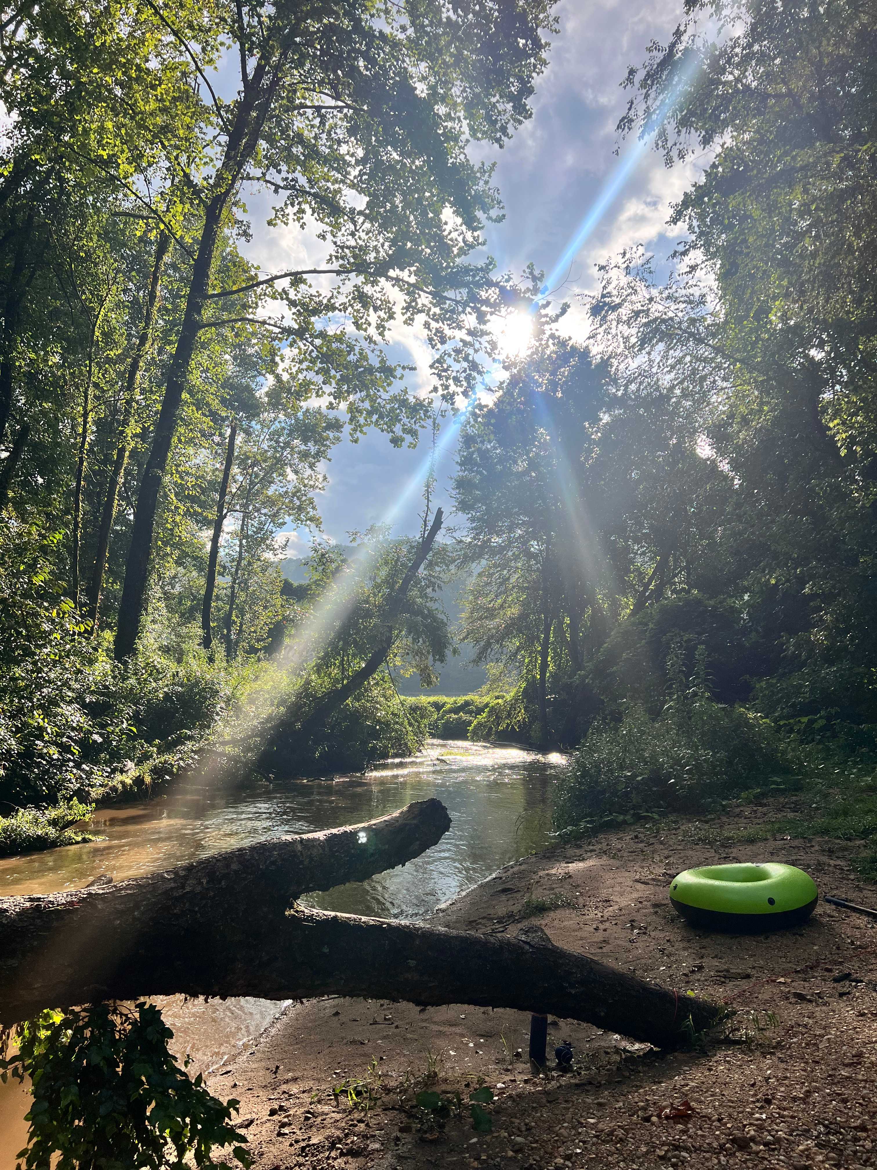 Broken Oak Riverside Getaway