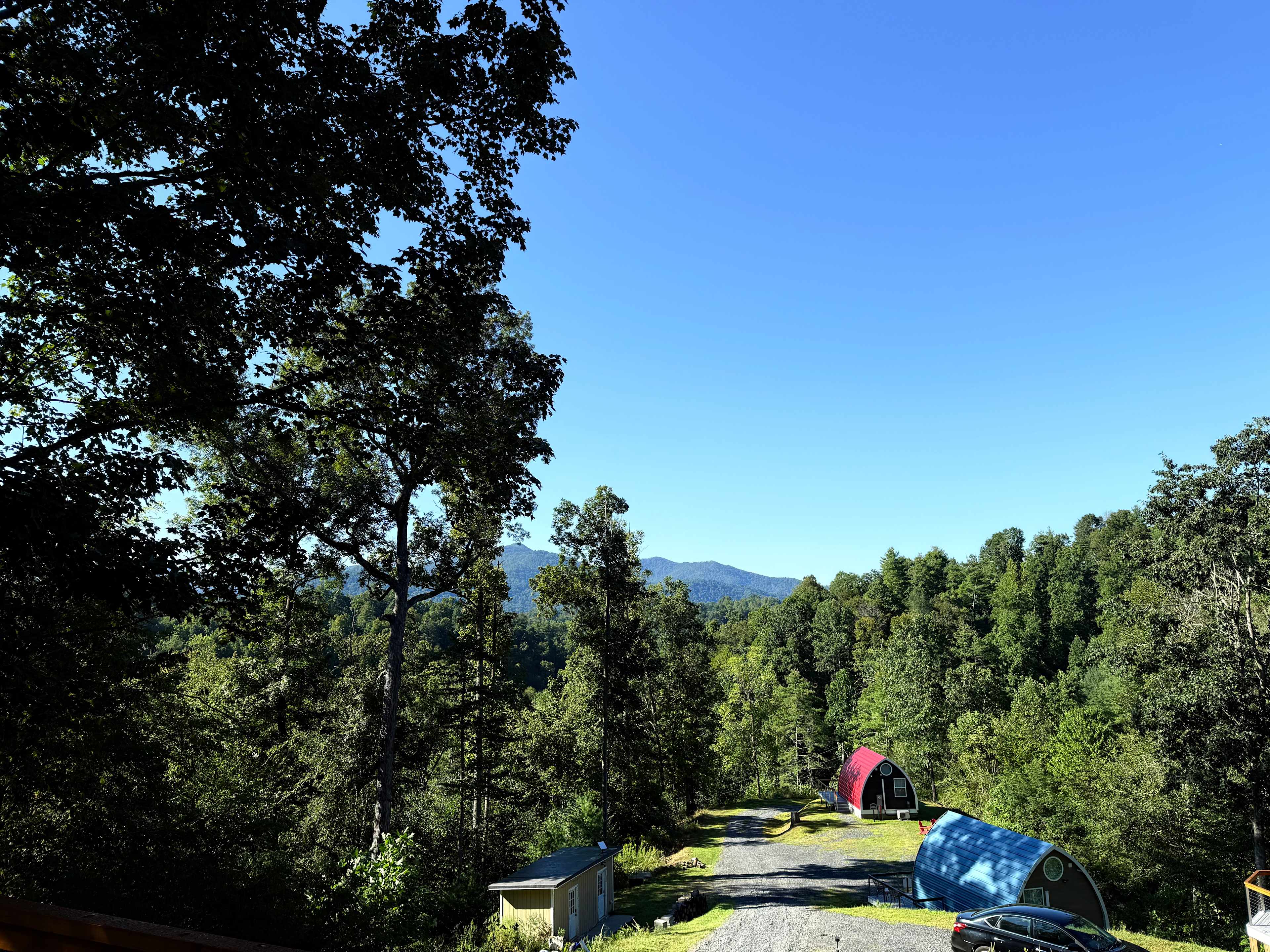 Romantic, hot tub, pet friendly