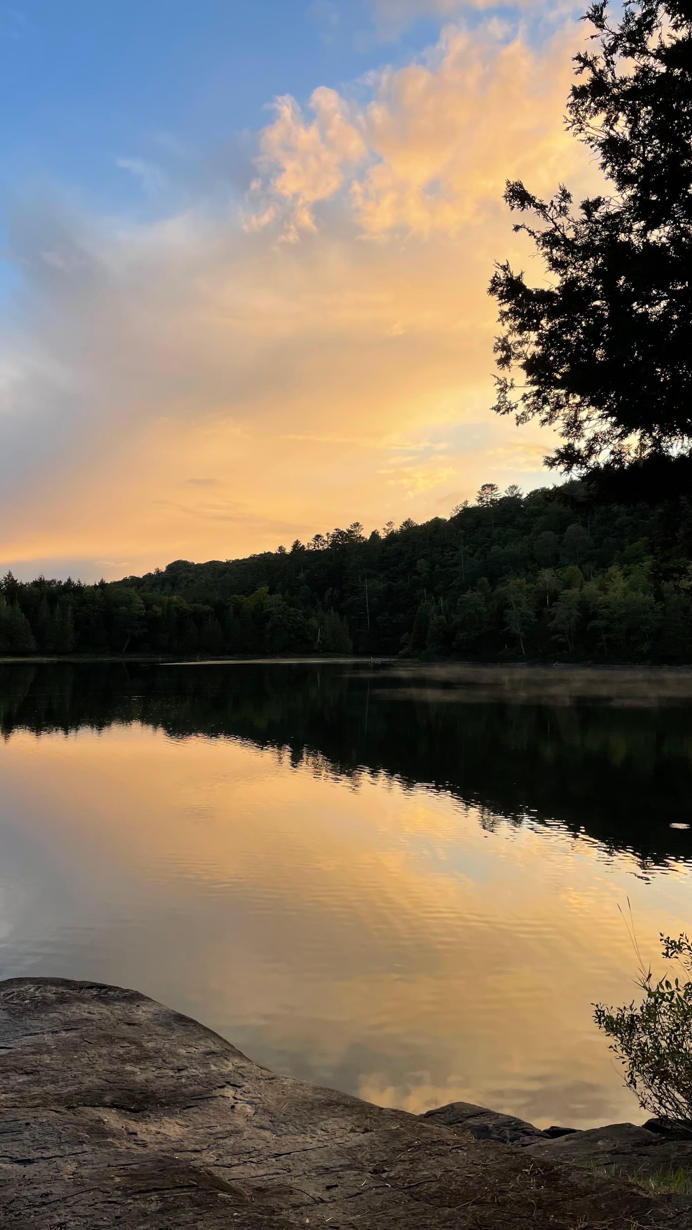 Domaine Lockbøw | Private Waterfall