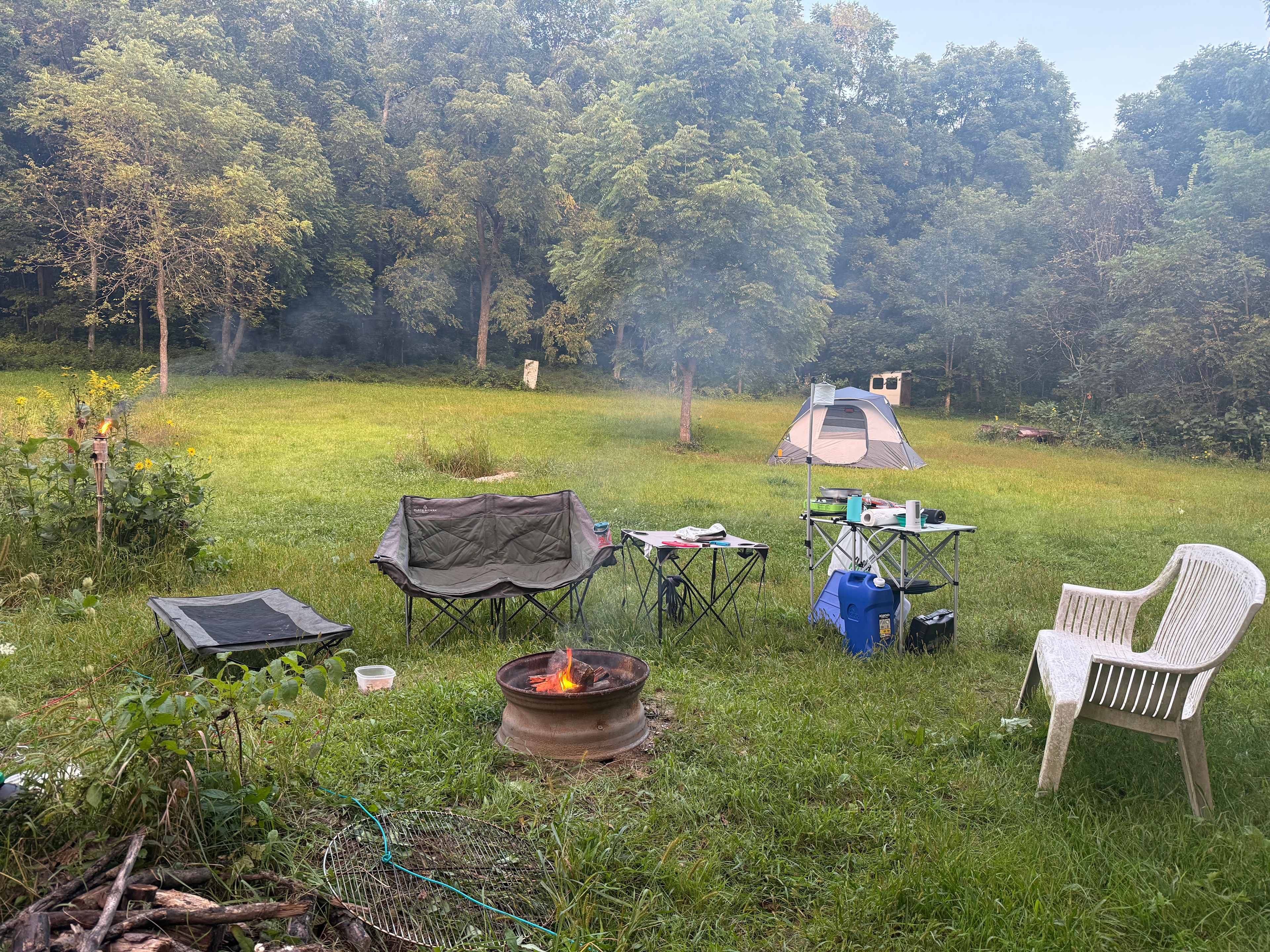 Nice fire pit with grill grate 