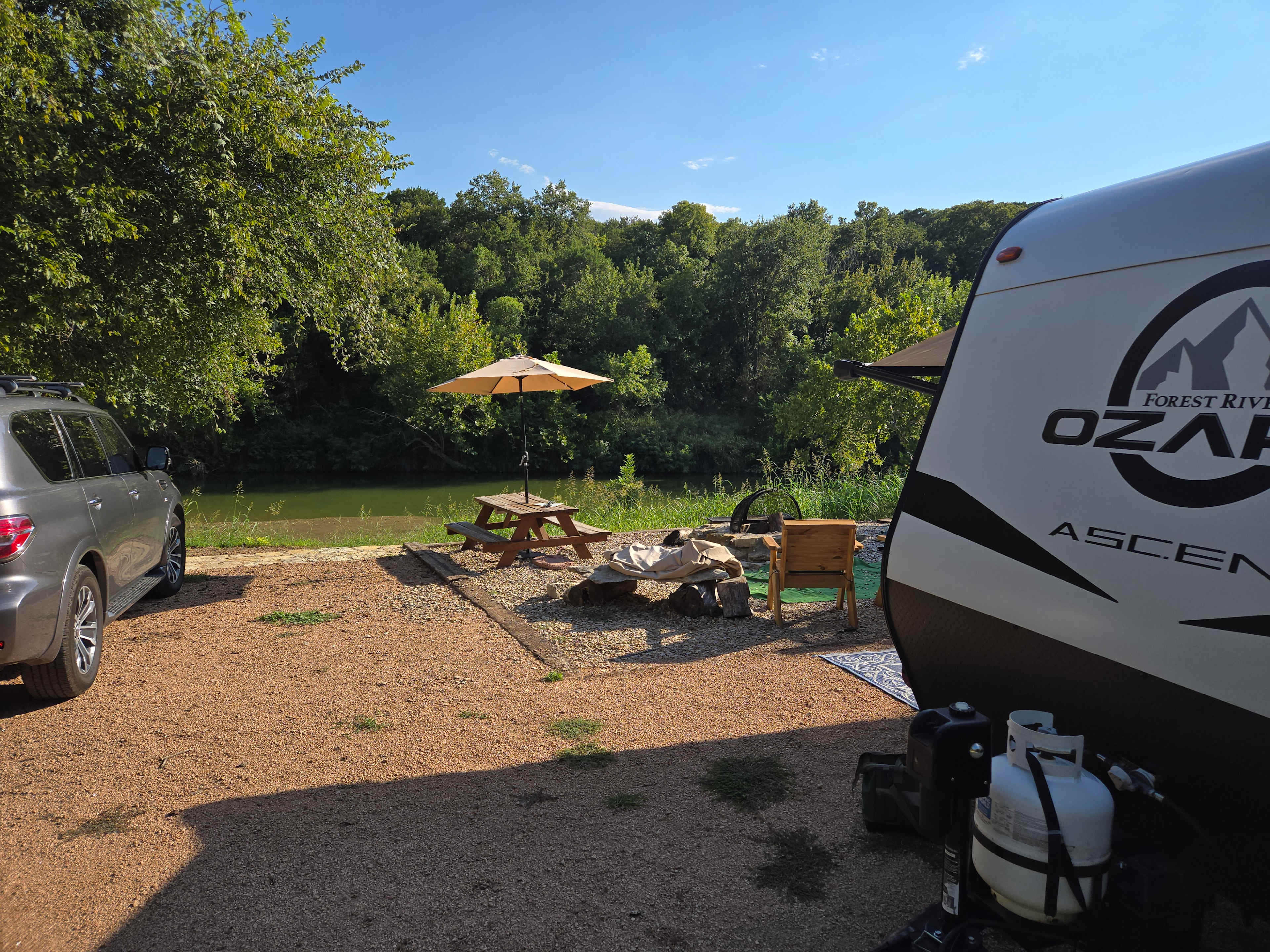 Pecans on the Paluxy - River Views