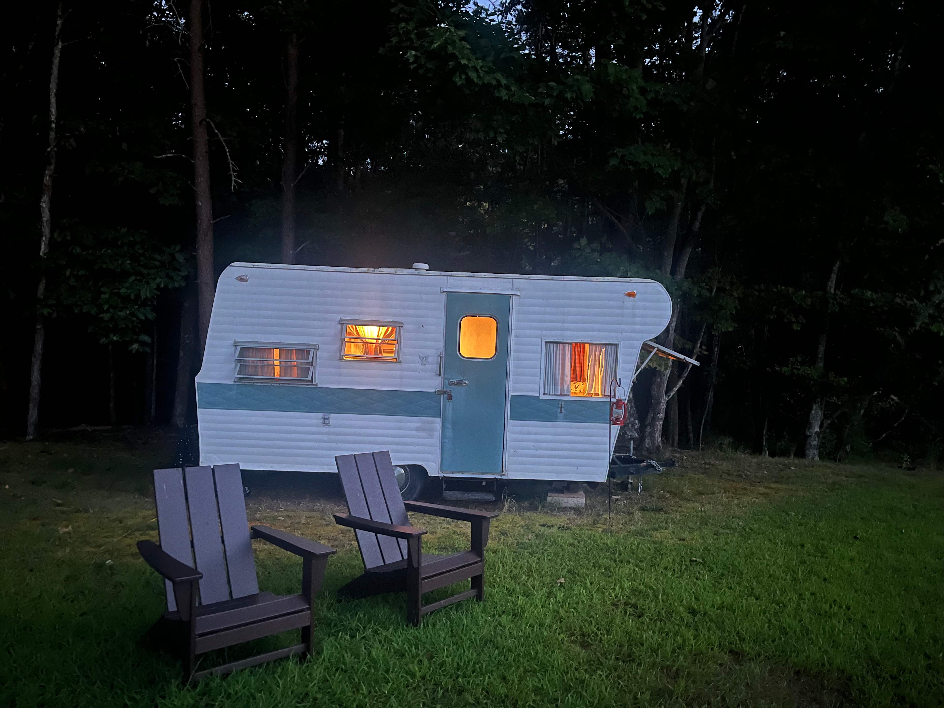 Vintage Camper @ Hanging Rock