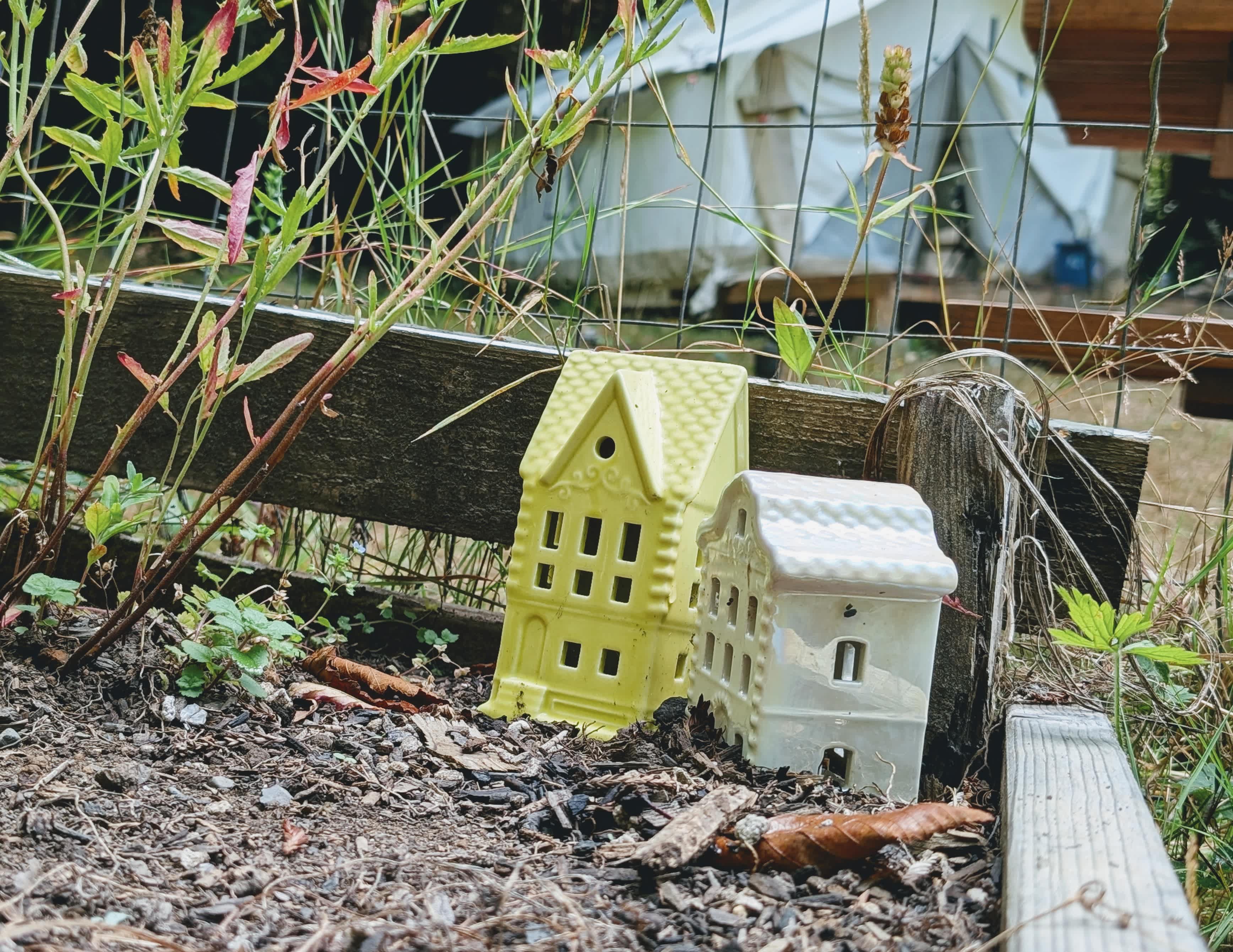 Cute little garden overlooking our tent 🙂