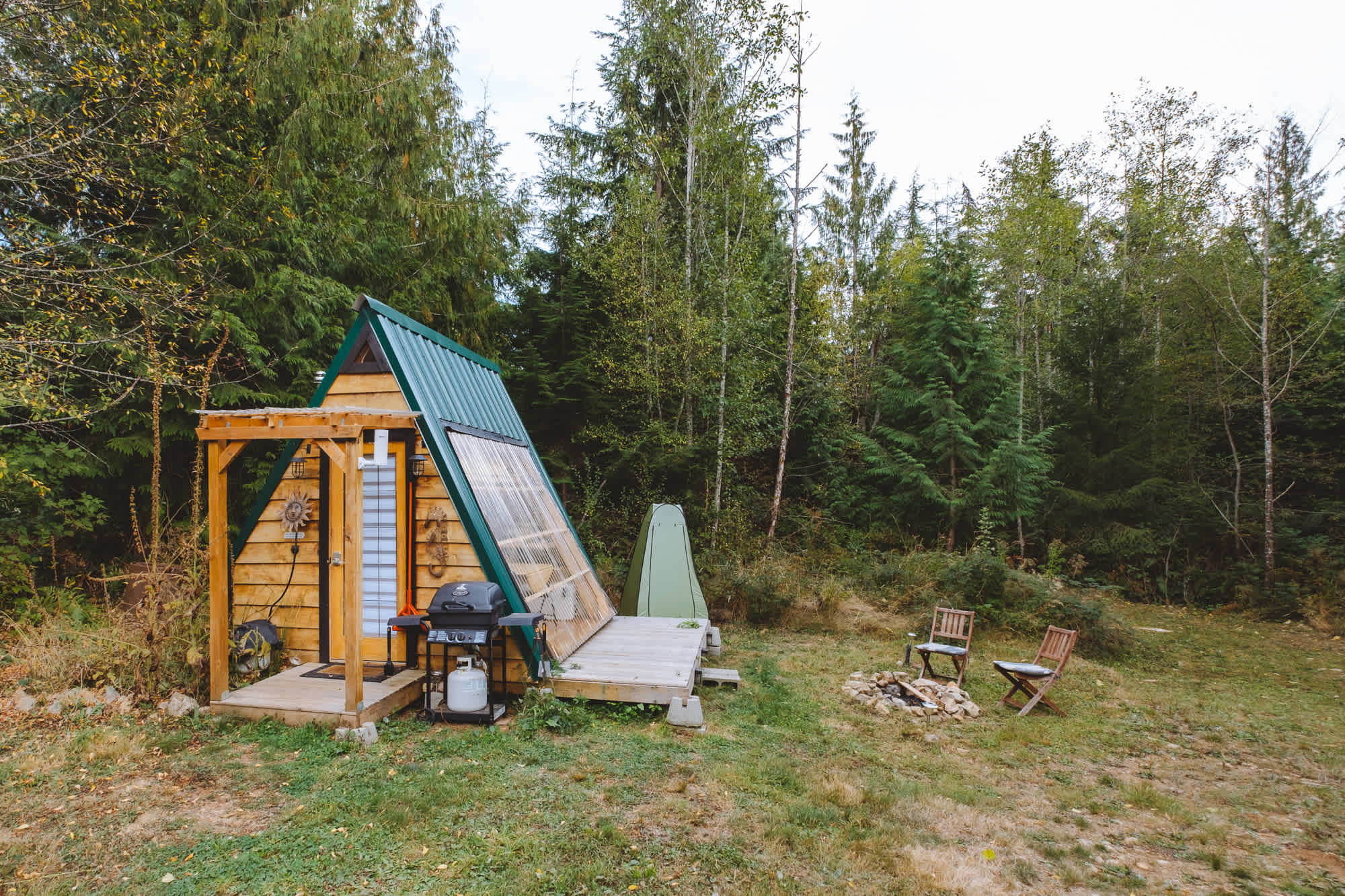 There's lot of room around the cabin to play and enjoy.
