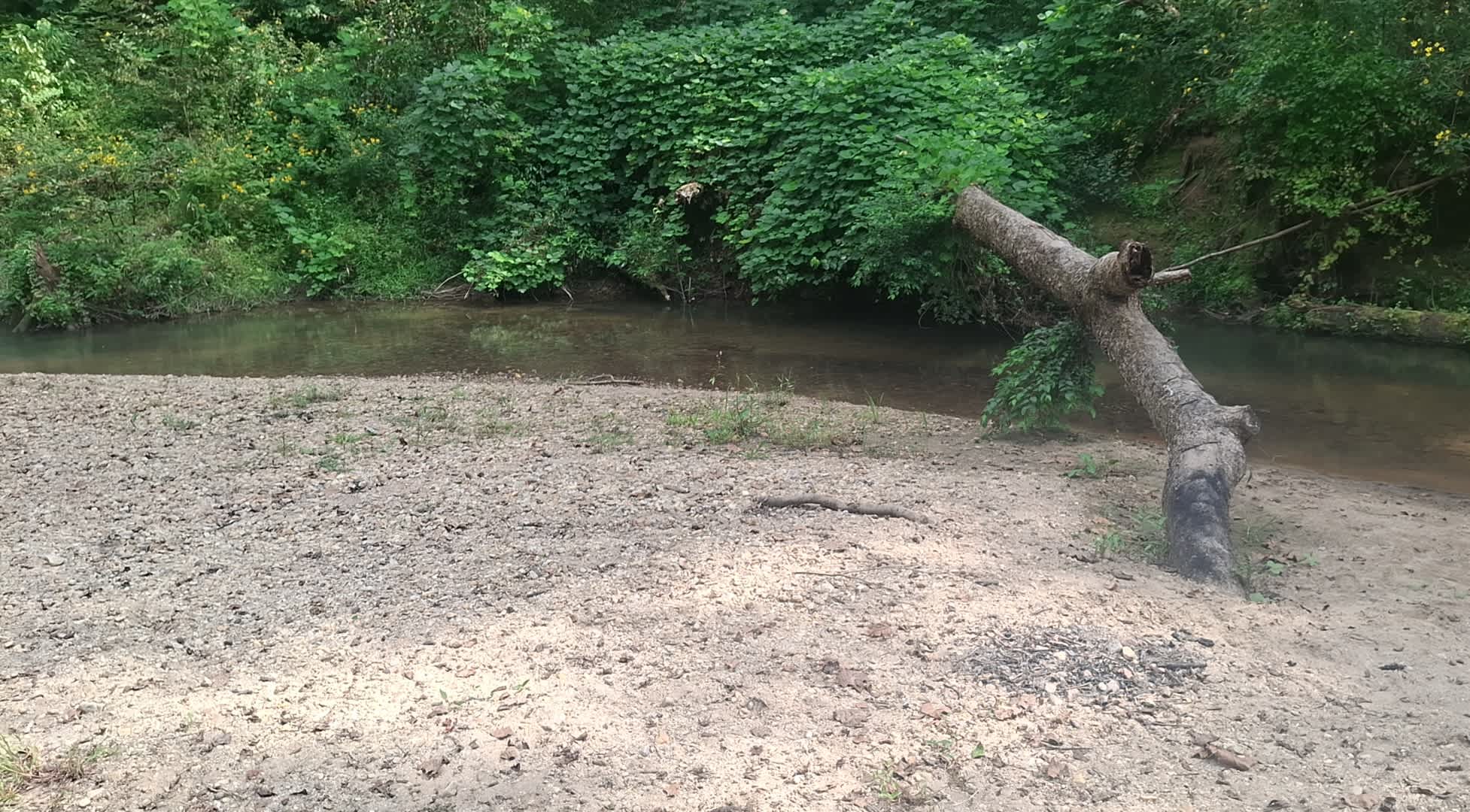 Broken Oak Riverside Getaway