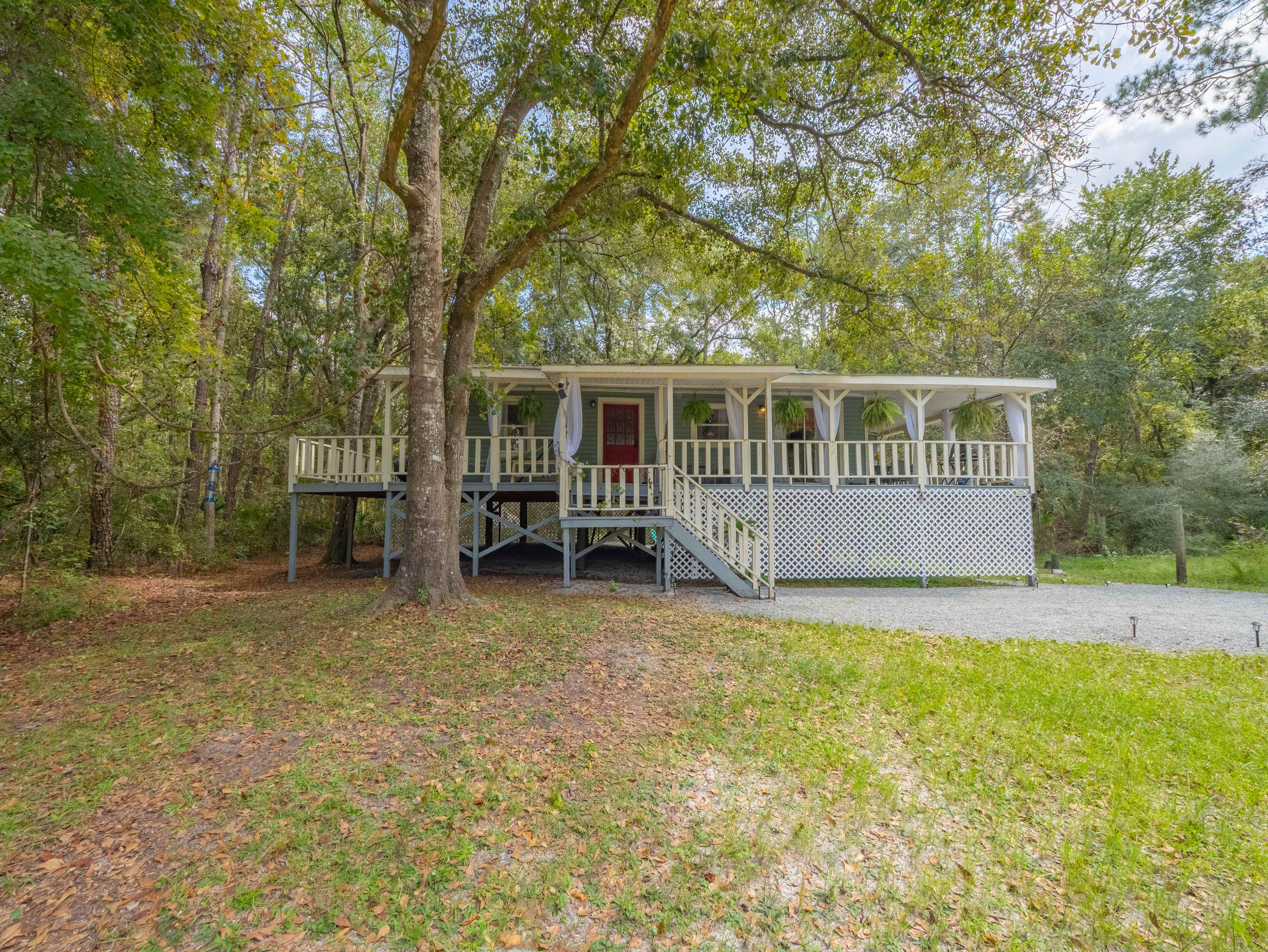 Satilla Woods Cabin & Hot Tub
