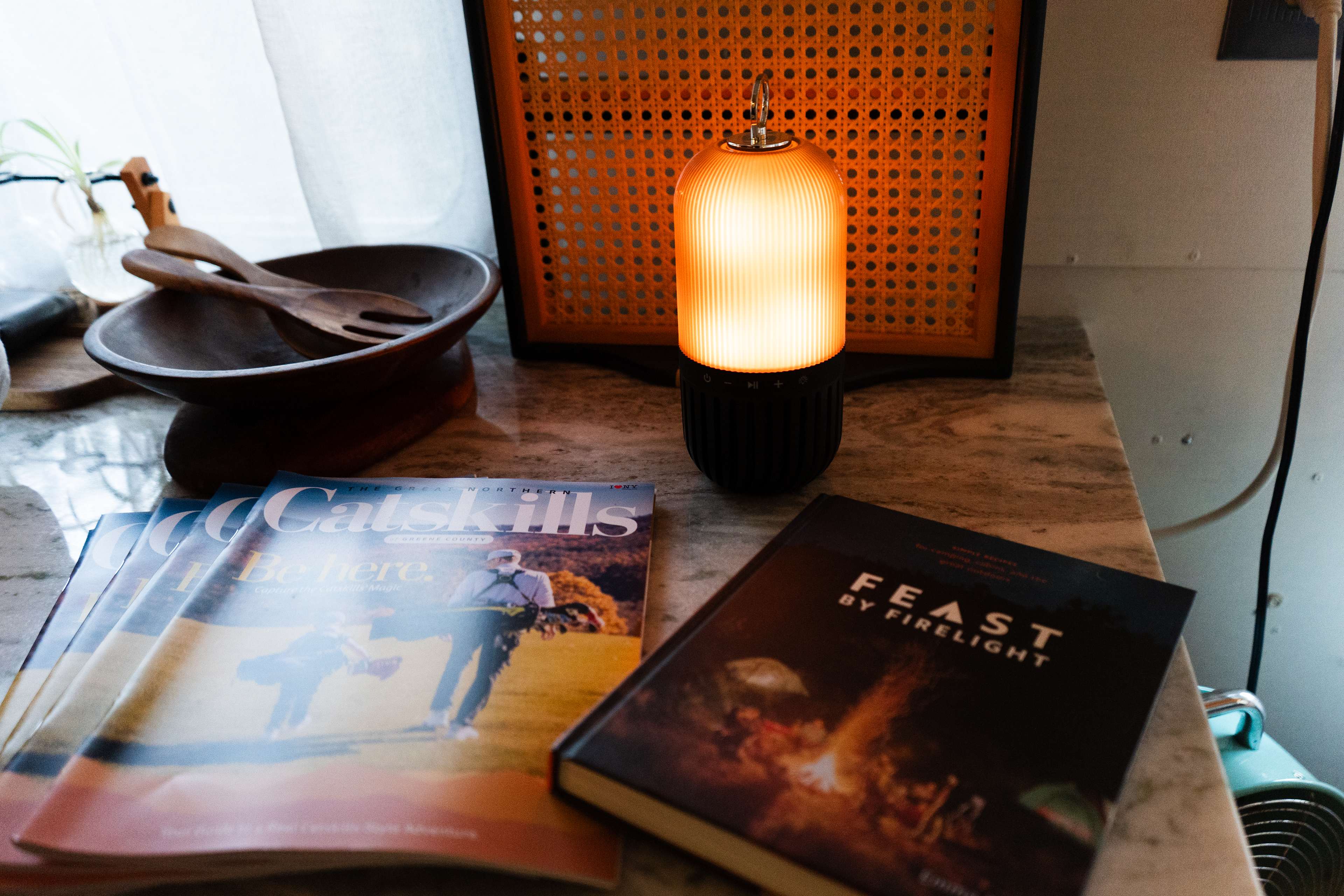 Bluetooth speaker/lamp provided