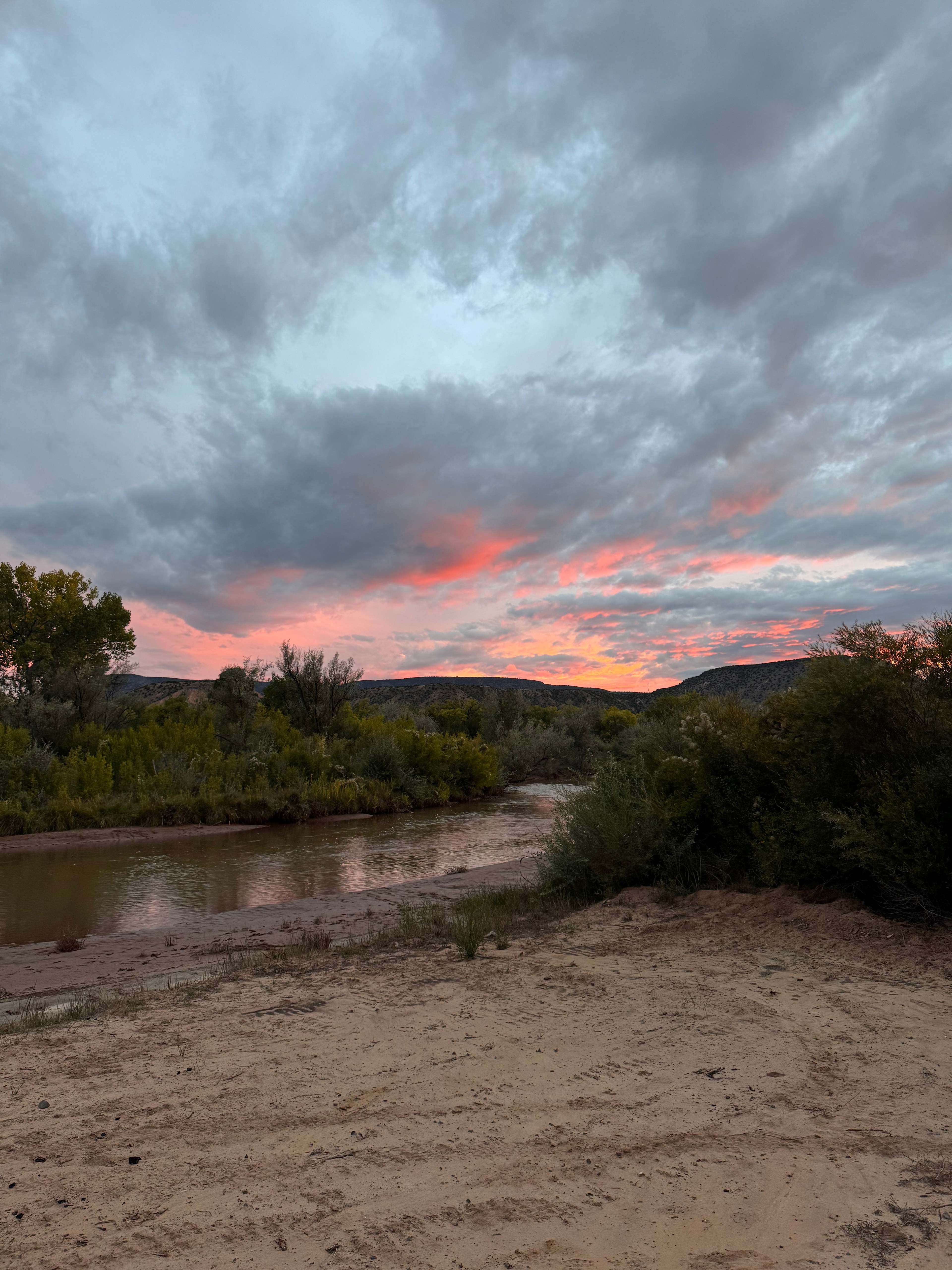 Viento Del Rio RV River Campsite