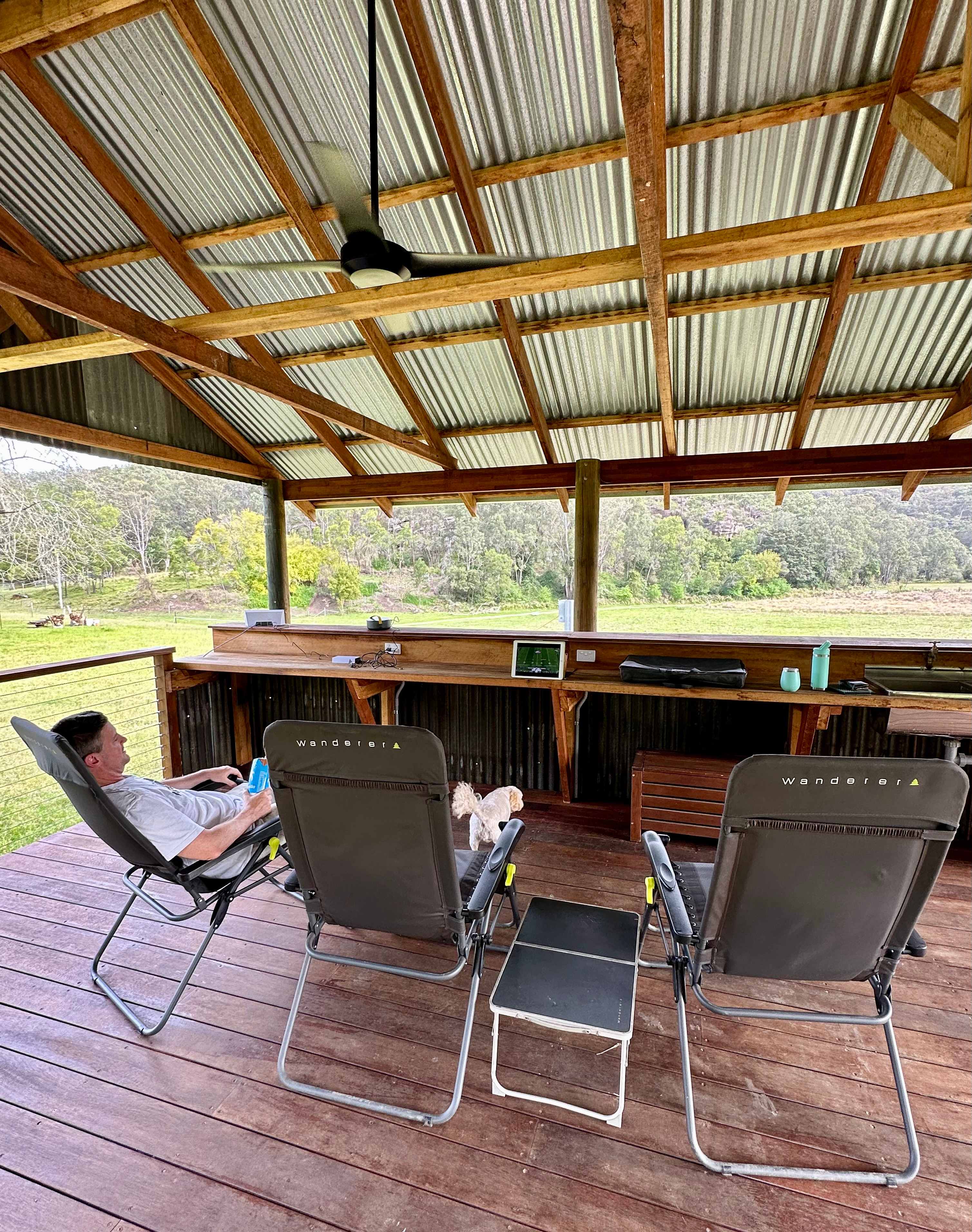Excellent hut onsite for shade or weather protection. 
