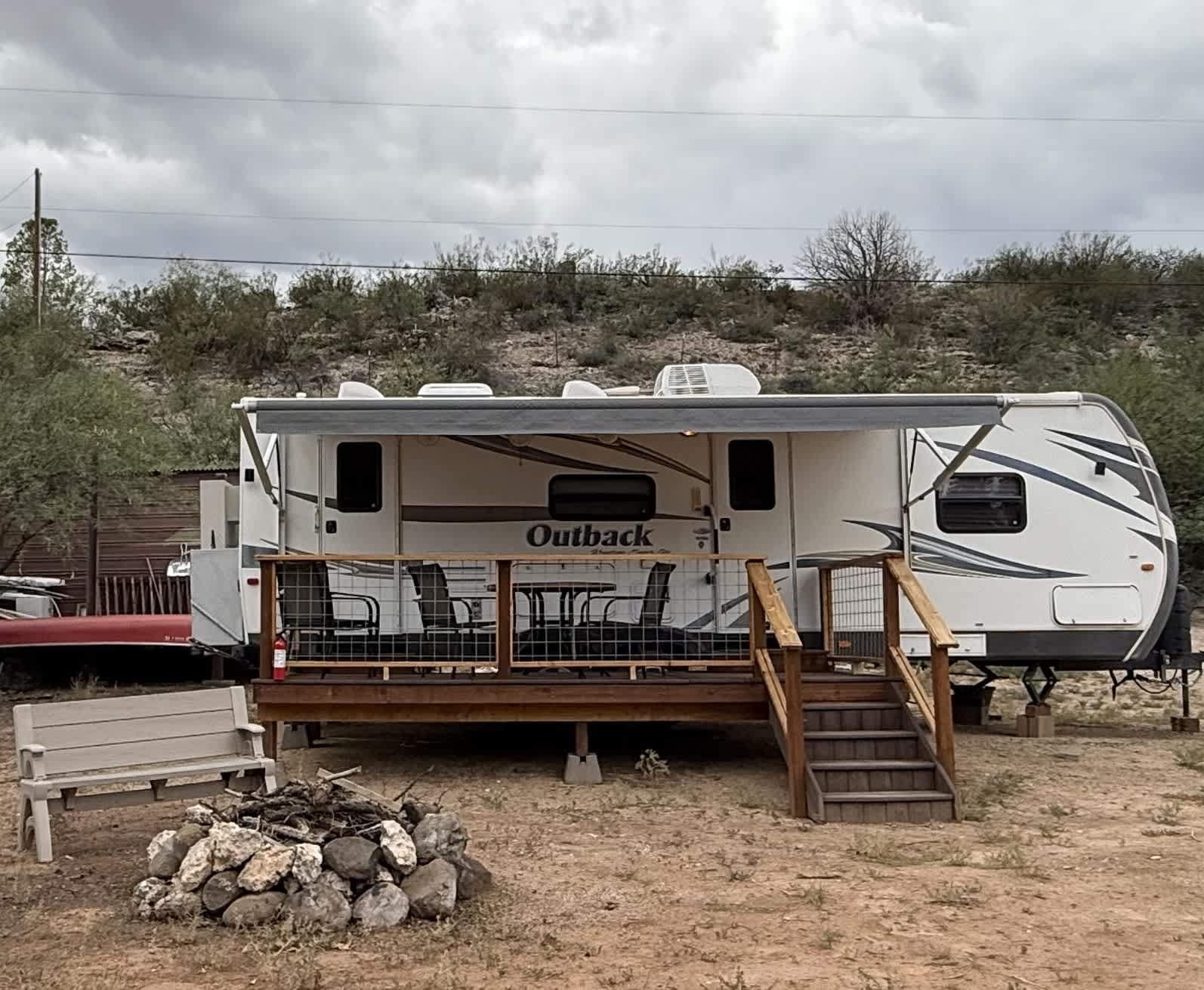 RV on Creekfront 3 Acre Retreat