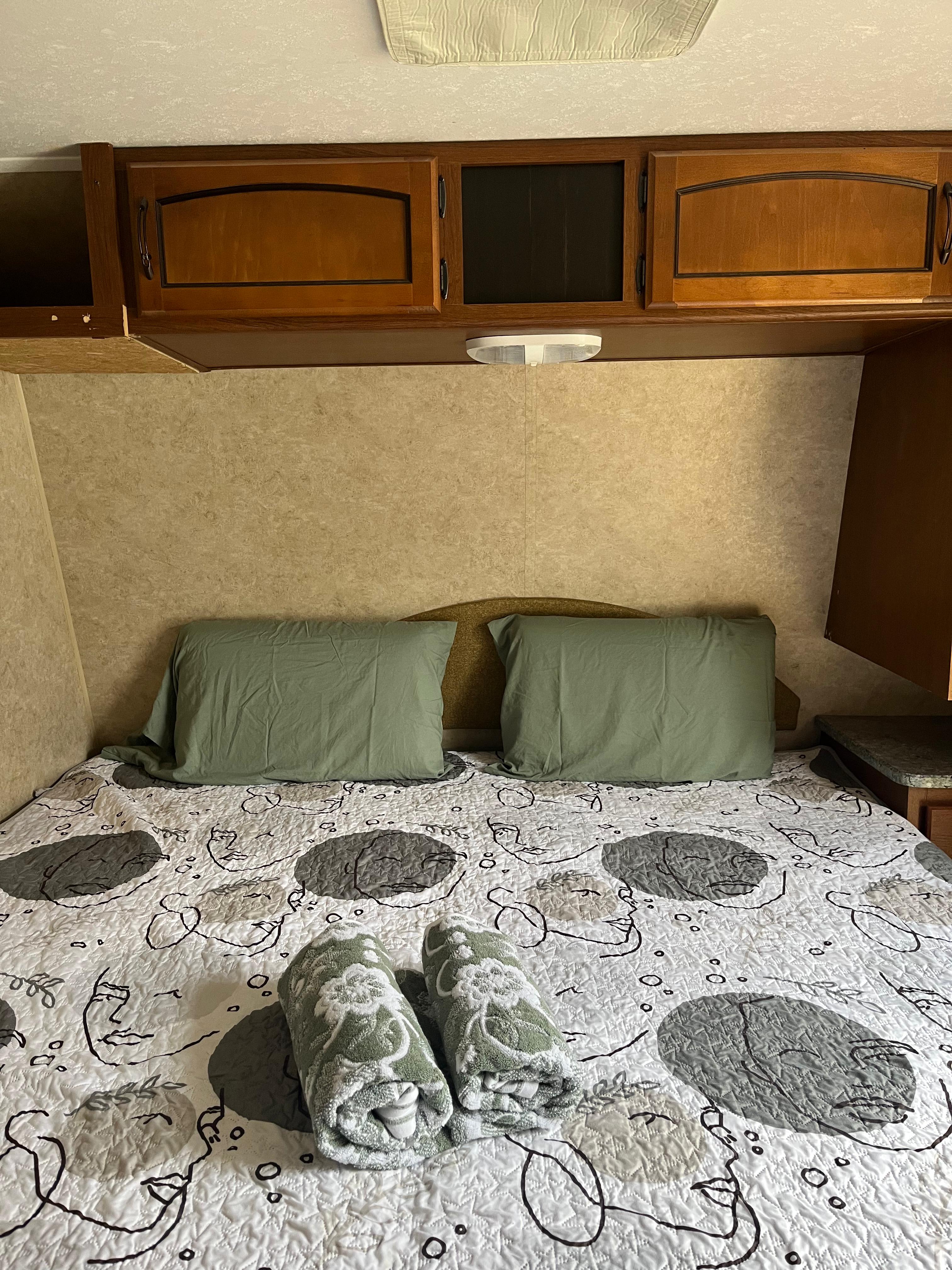 Comfortable Guest RV W/ EV Charger