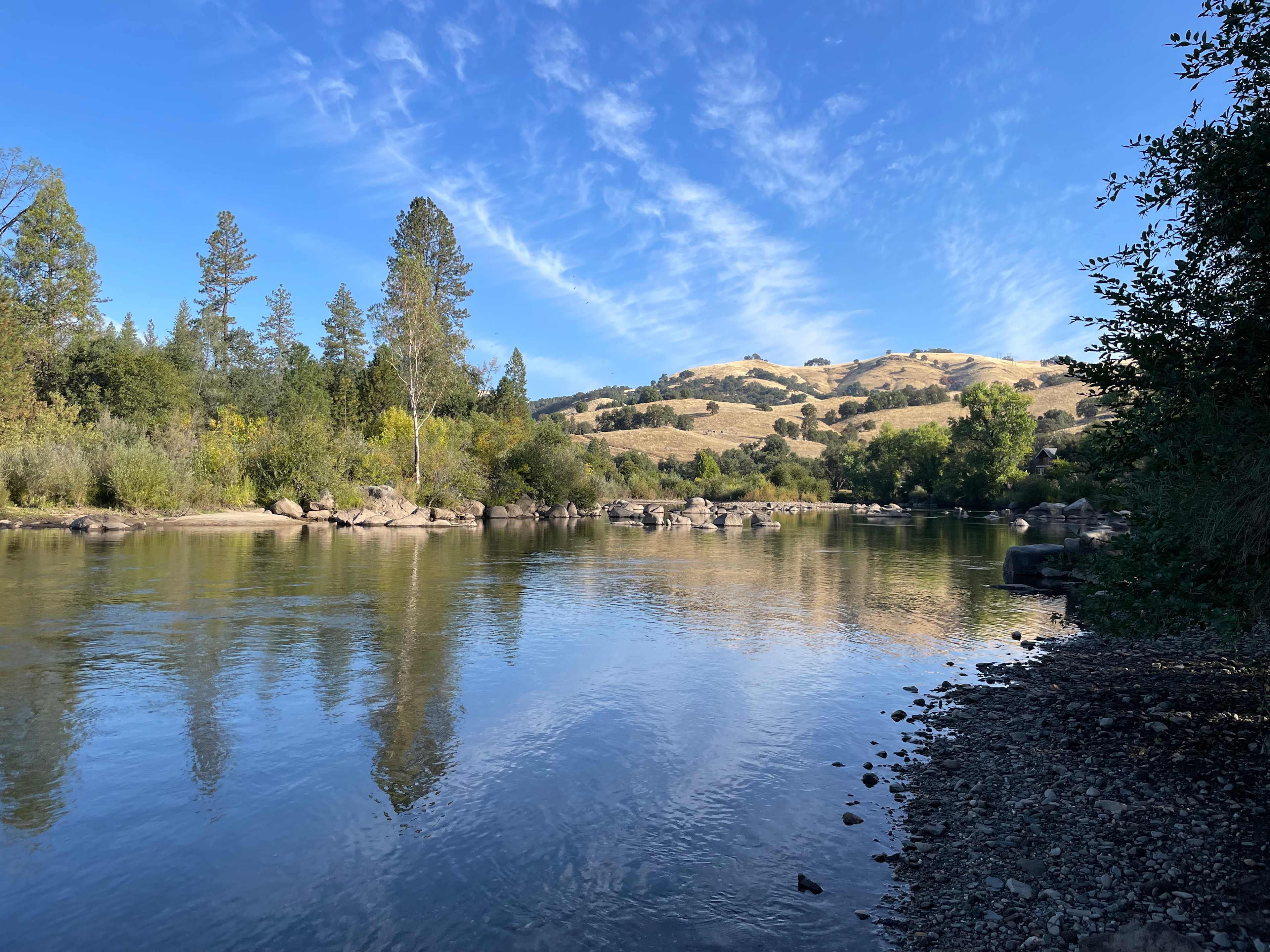 From Riverside looking downstream in the morning. 