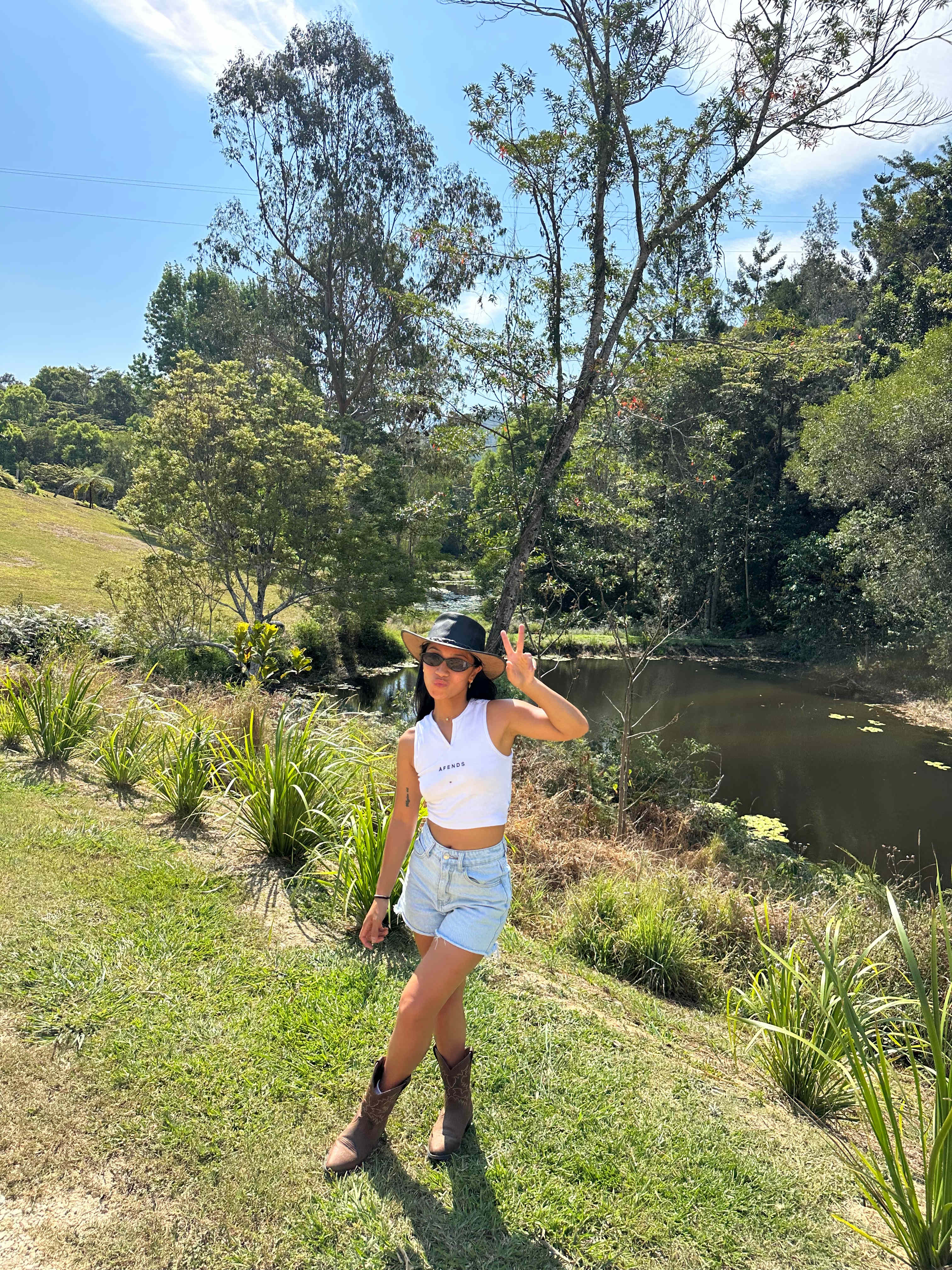 Sarah’s Farm🕊️ 4wd only