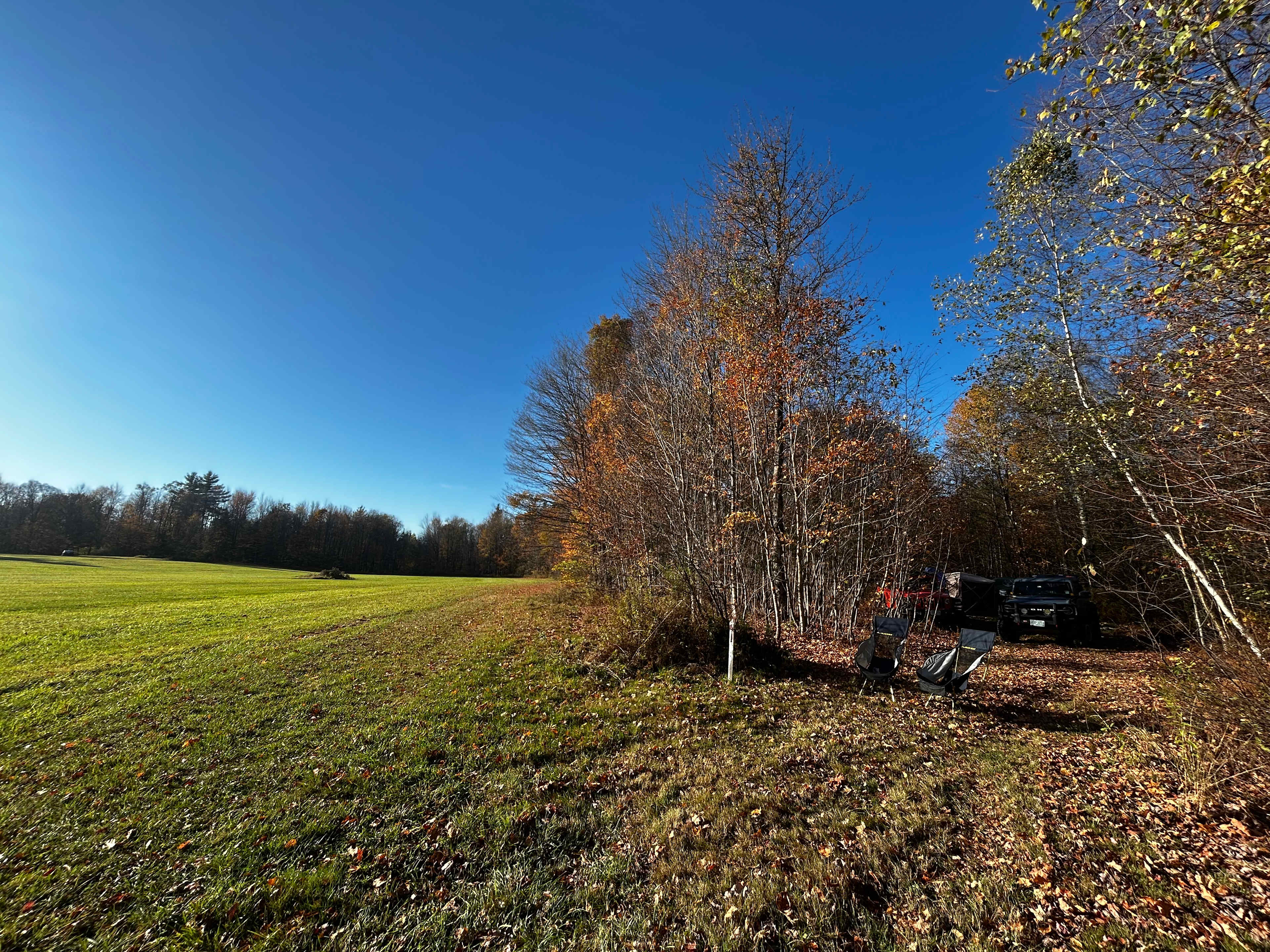 Field left and site to the right
