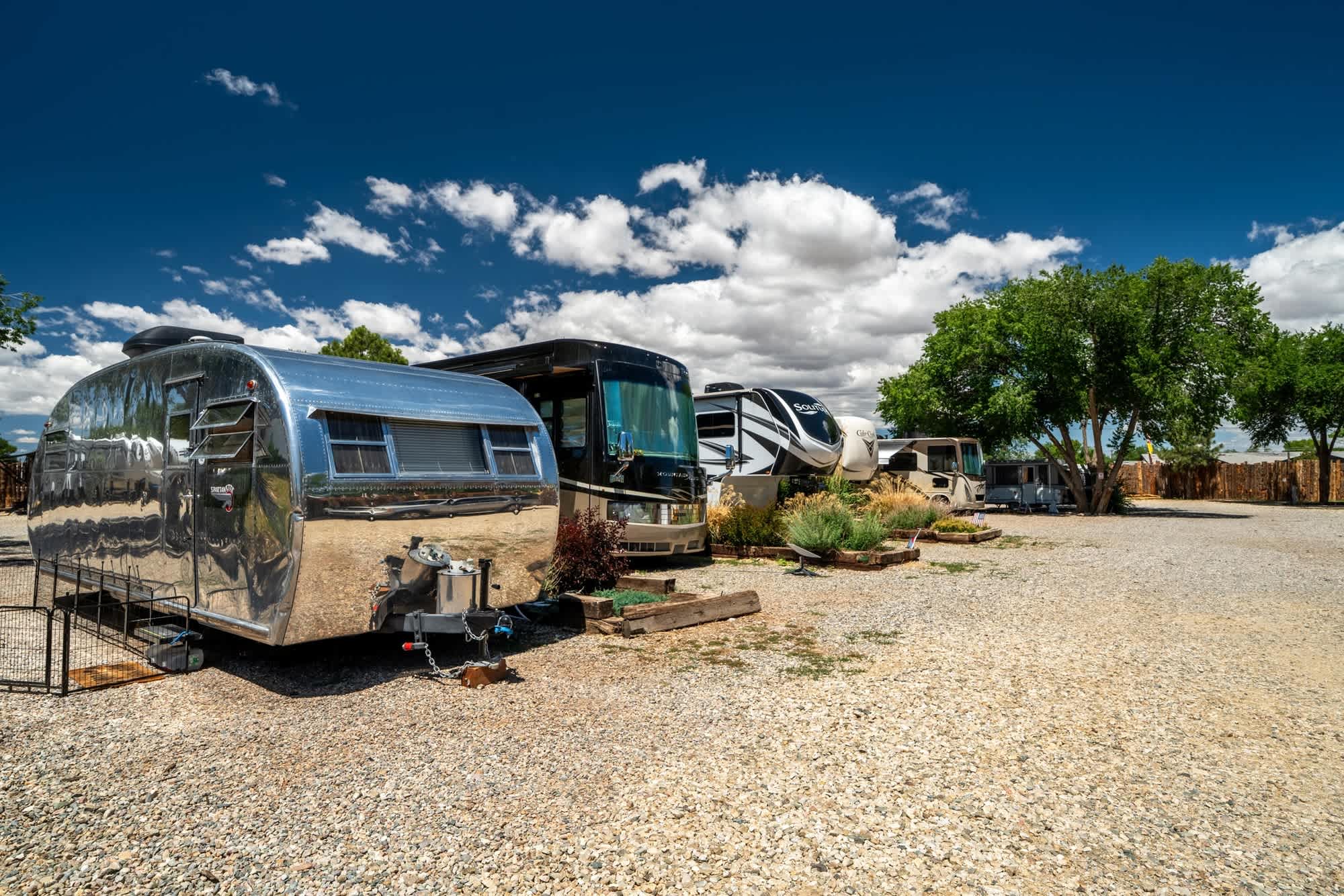 Luxx Lodge Glamping & RV Park