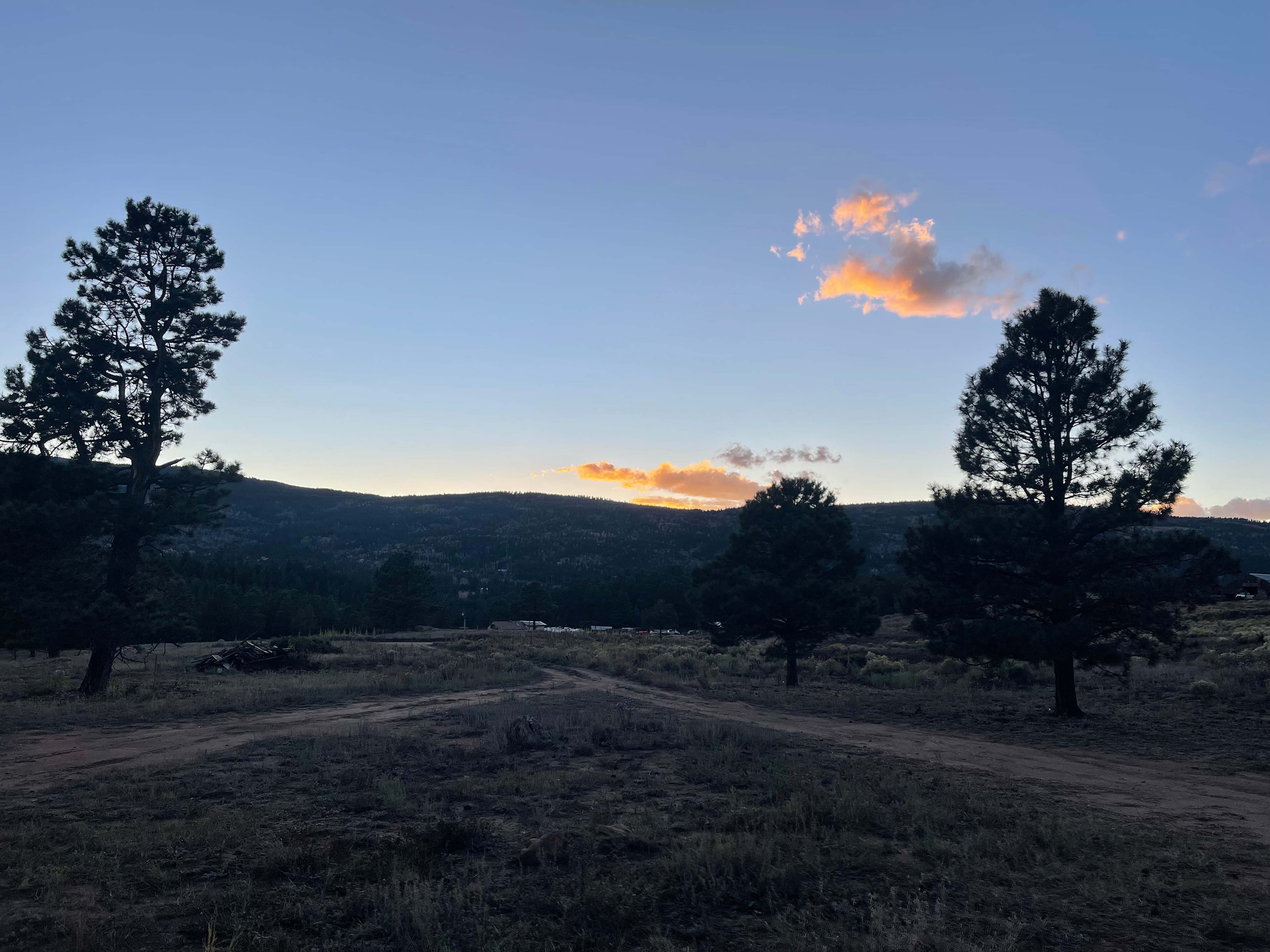 Enchanted Circle Campground (E<<)