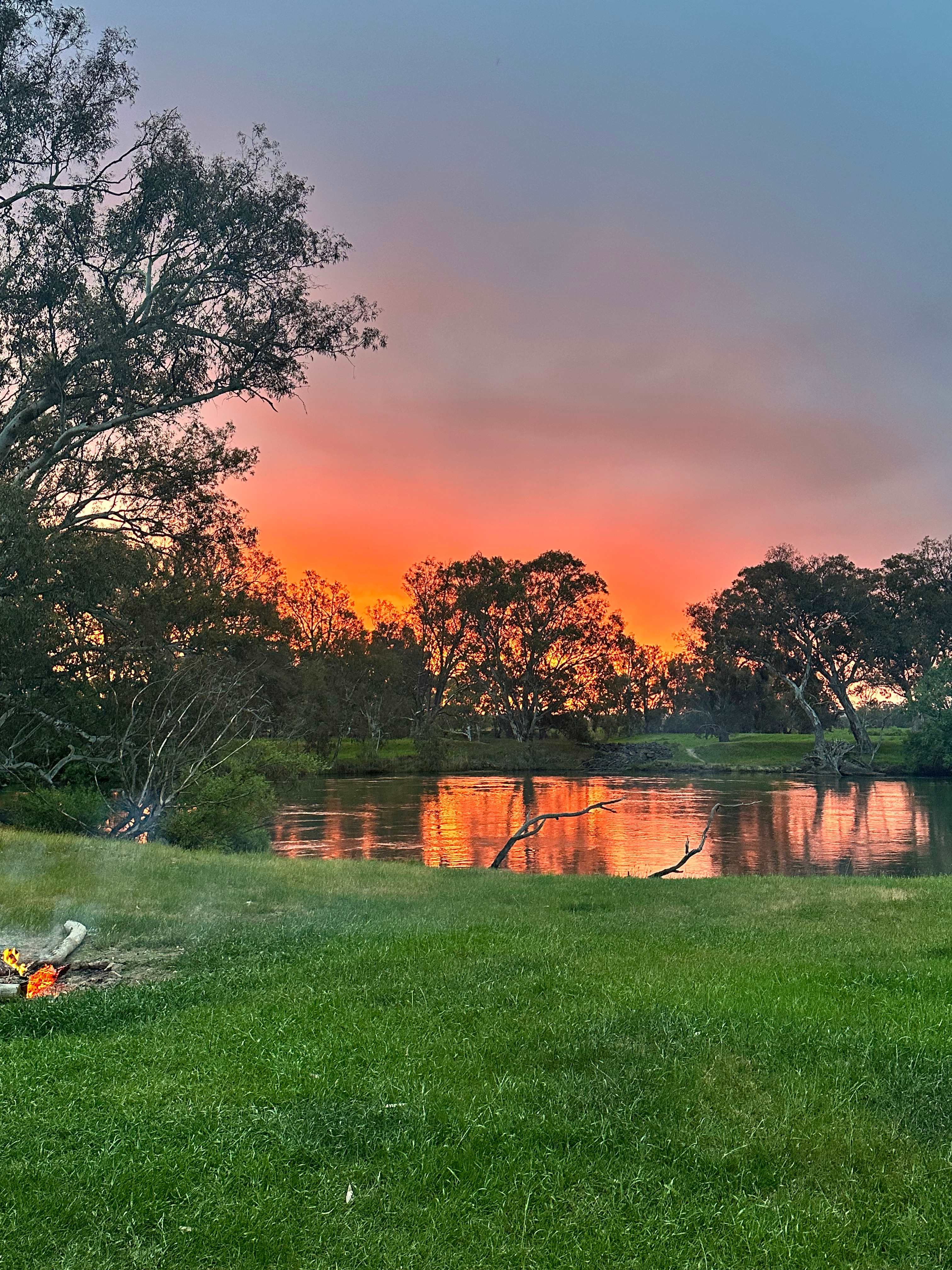 Rolling Hills & Riverside Camping