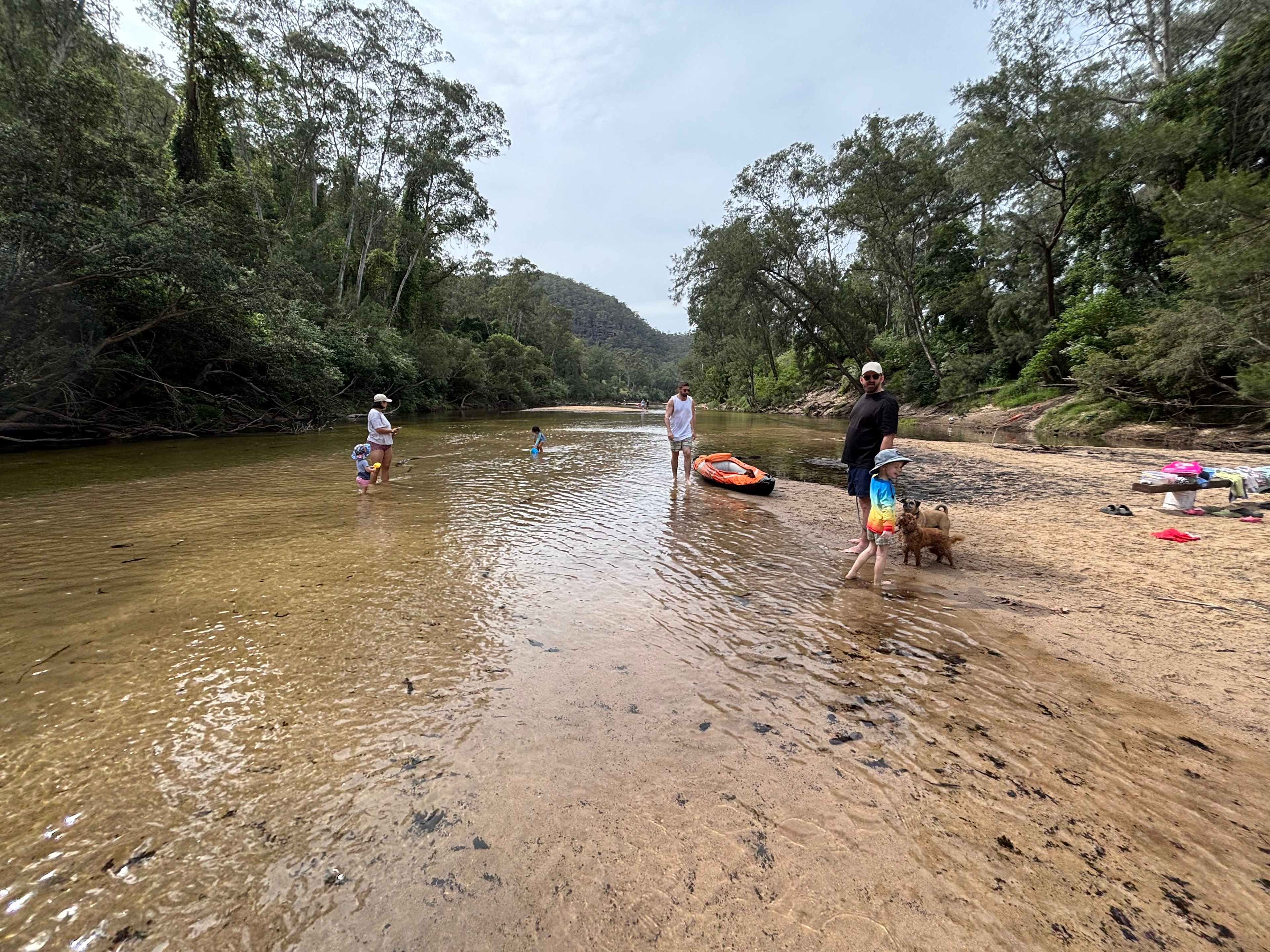 "DeView" Colo River Valley Camping
