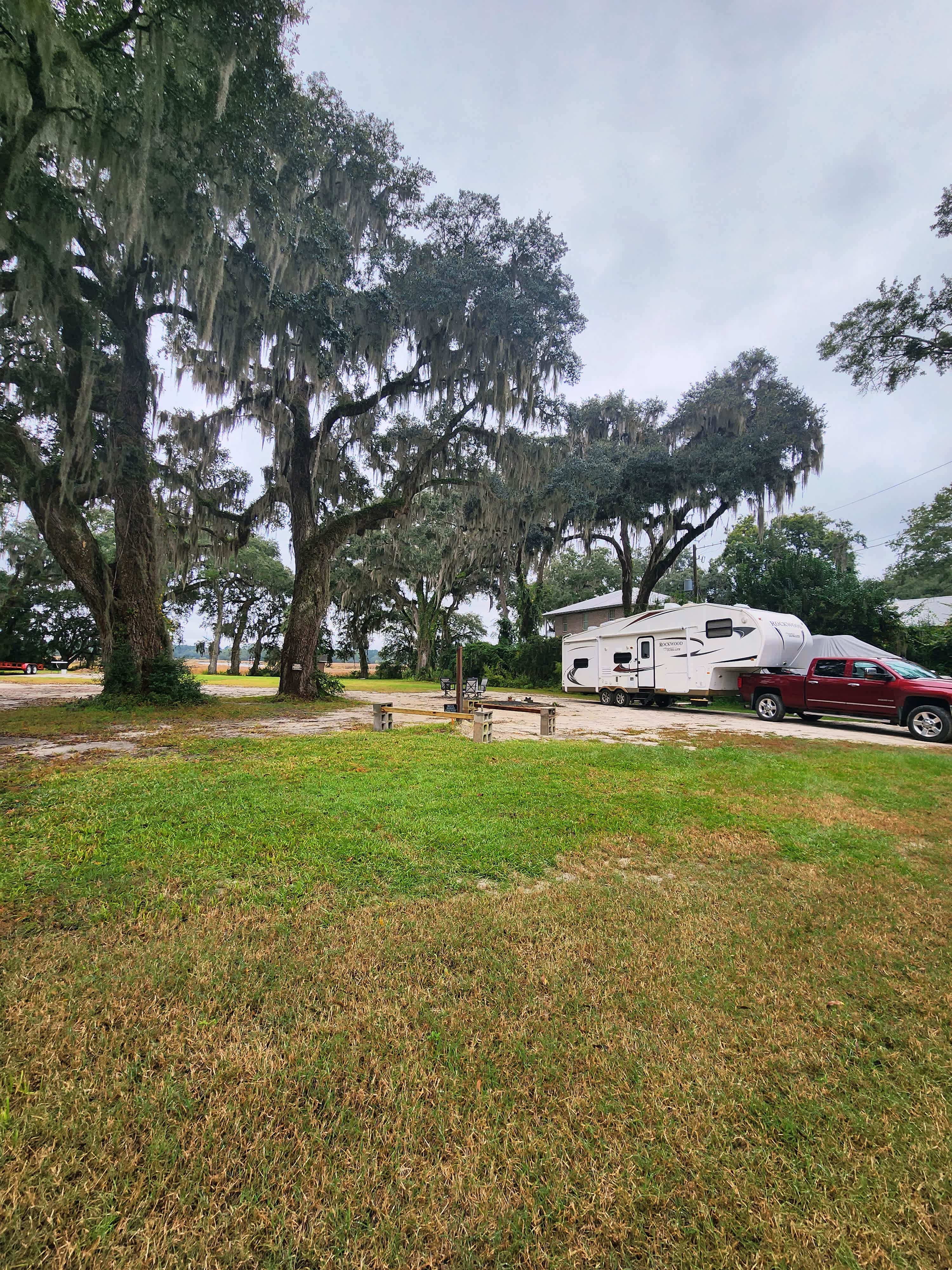 Paradise Under The Oaks