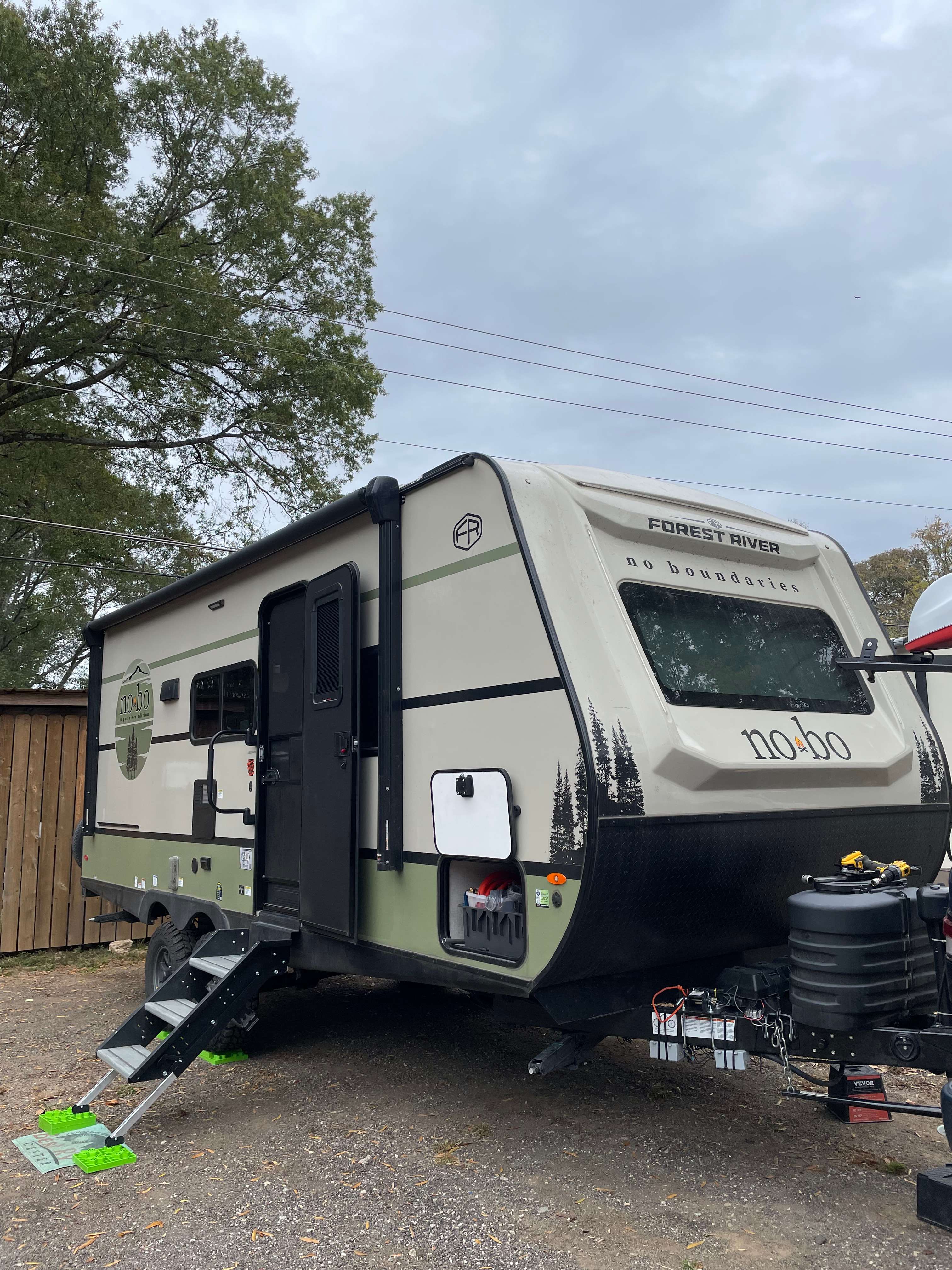 Individual Campsite with Full Hookups