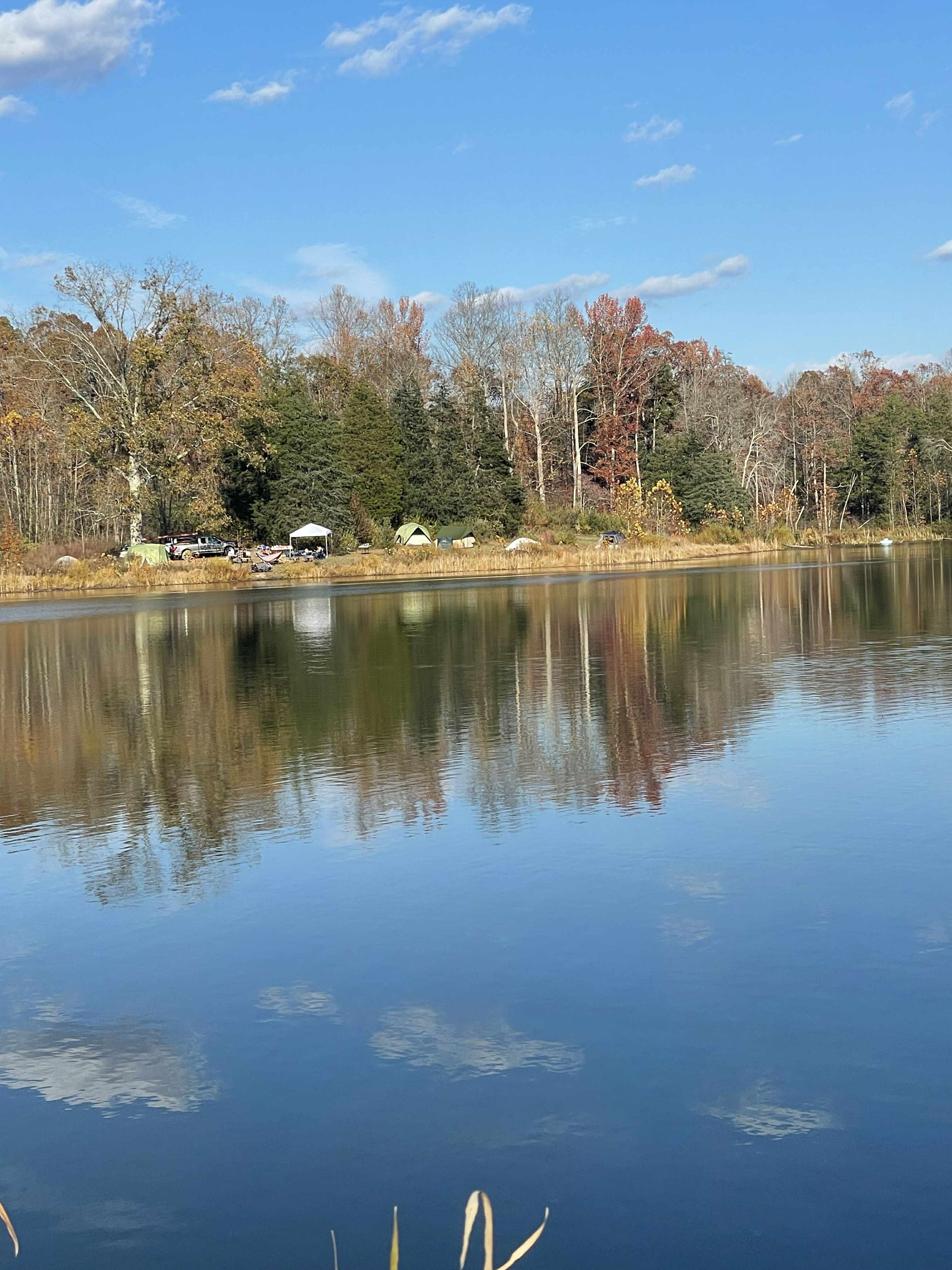 Lakefront!! Kayaks Available.